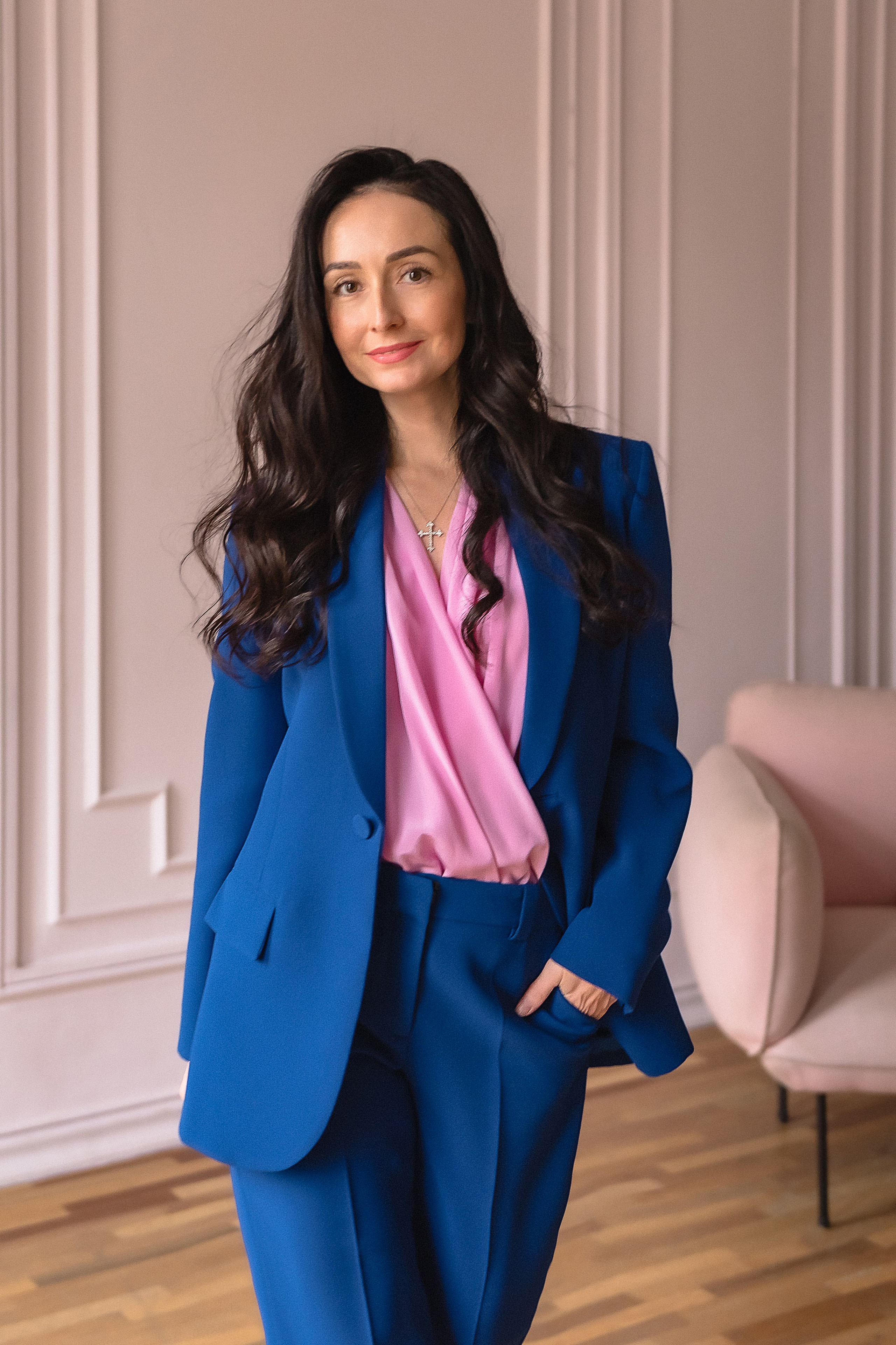 Кабинет с розовой стеной. КОНТЕНТ |БРЕНД фотограф Санкт-Петербург — Жанна Олтаржевская