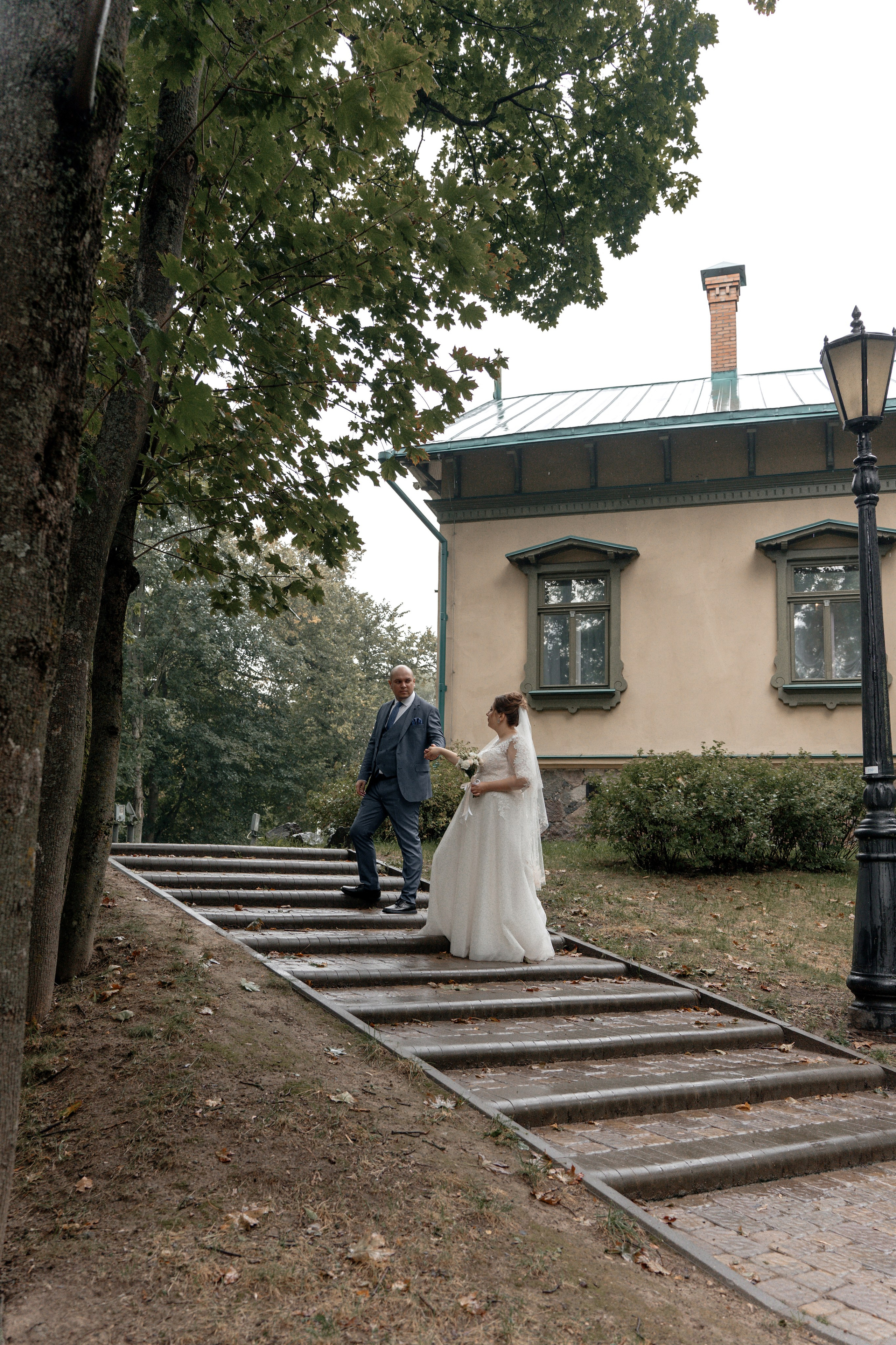 Дождливый день создания семьи. Ваш семейный фотограф в Минске — Вика Трегубова