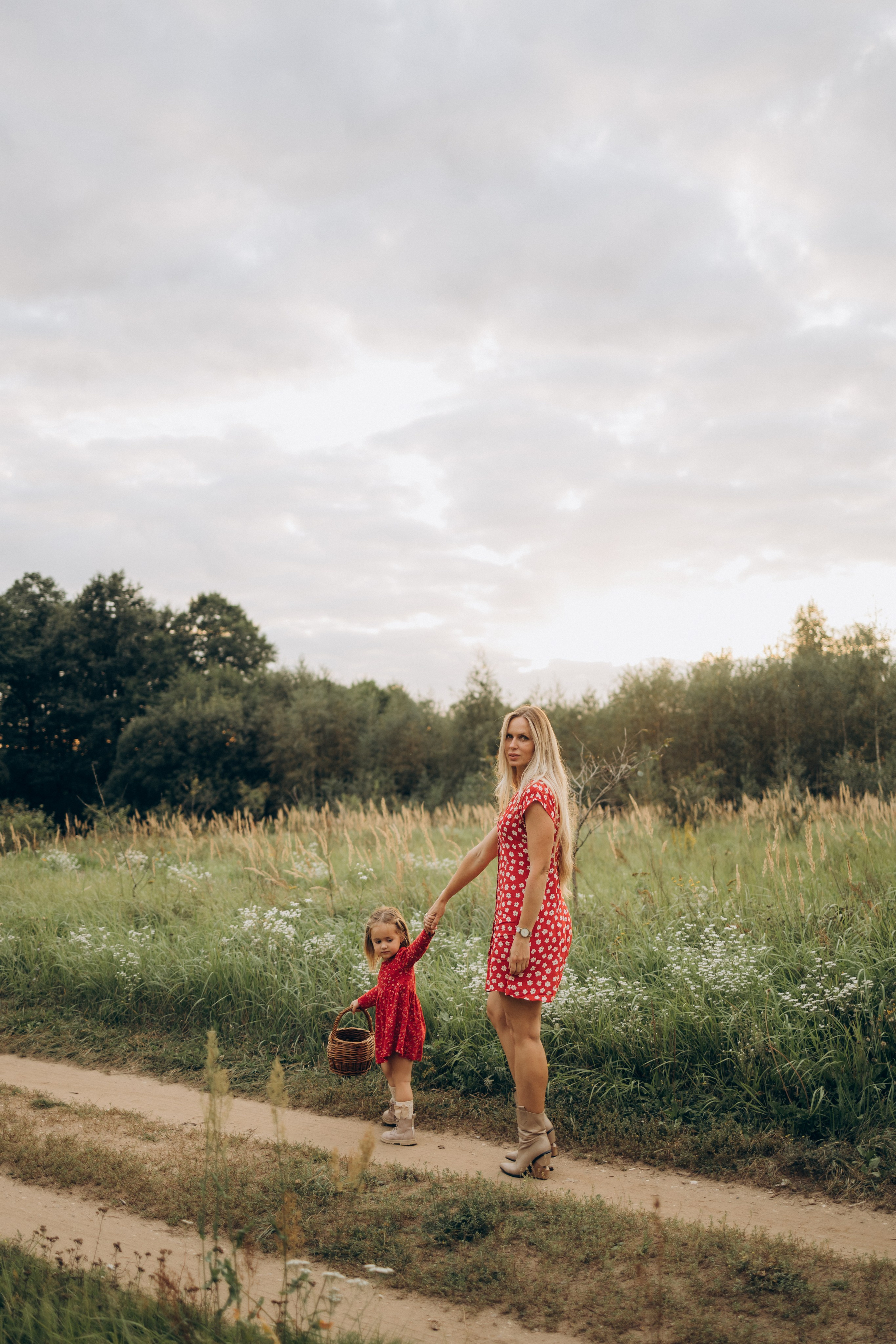 Мама и дочка (5.09.2025) г. Жуков (Калужская обл.). Надежда Стар семейный и церковный фотограф в Жукове и Калужской области