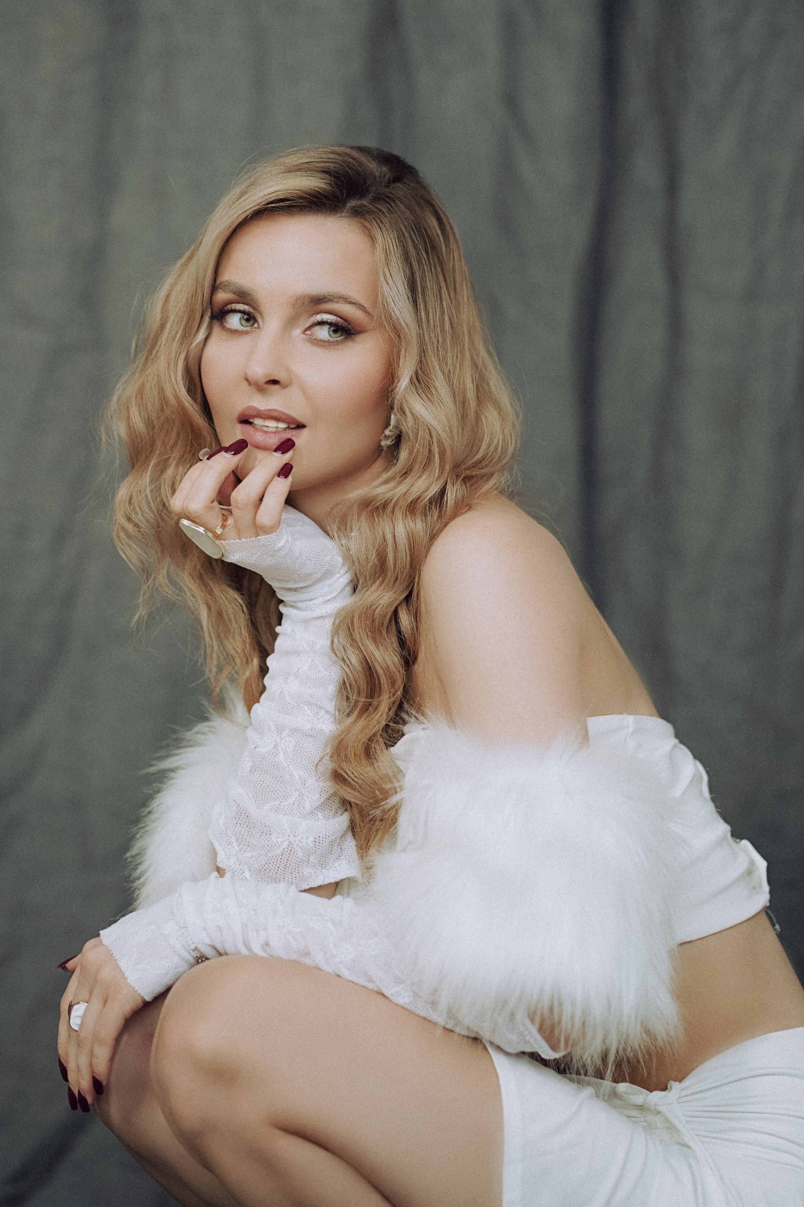 Женский портрет (съёмки в студии). Фотограф Юлия Попова