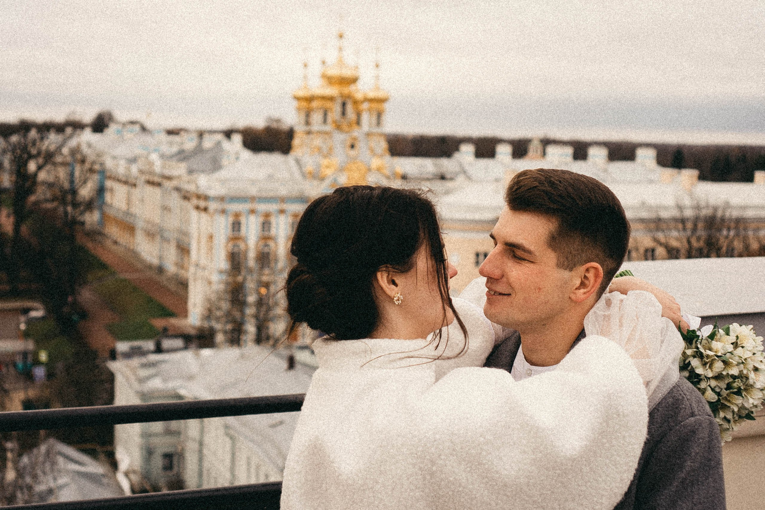 СВАДЕБНАЯ СЬЕМКА ПАРЫ В ГОРОДЕ ПУШКИН В ПАРКЕ ЕКАТЕРИНЕНСКОМ В НОЯБРЕ. Профессиональный фотограф, Санкт-Петербург — Виктория Богомолова