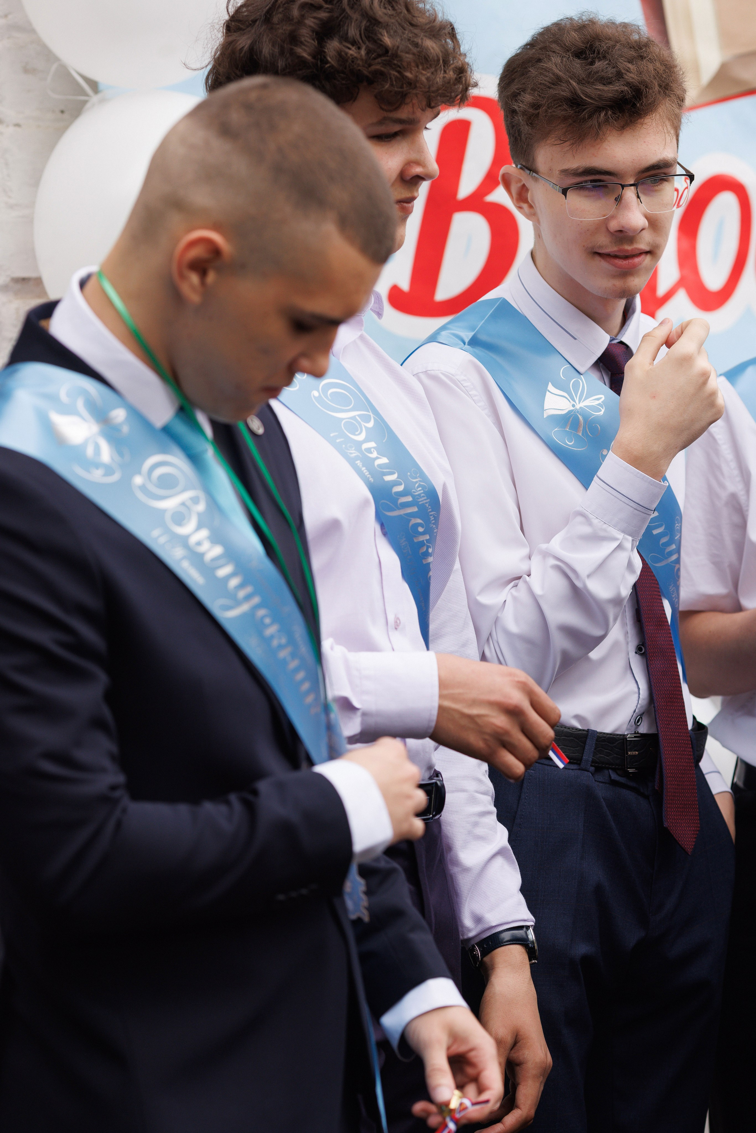 Последний звонок Гимназия Артем. Photoalbum-vl.ru