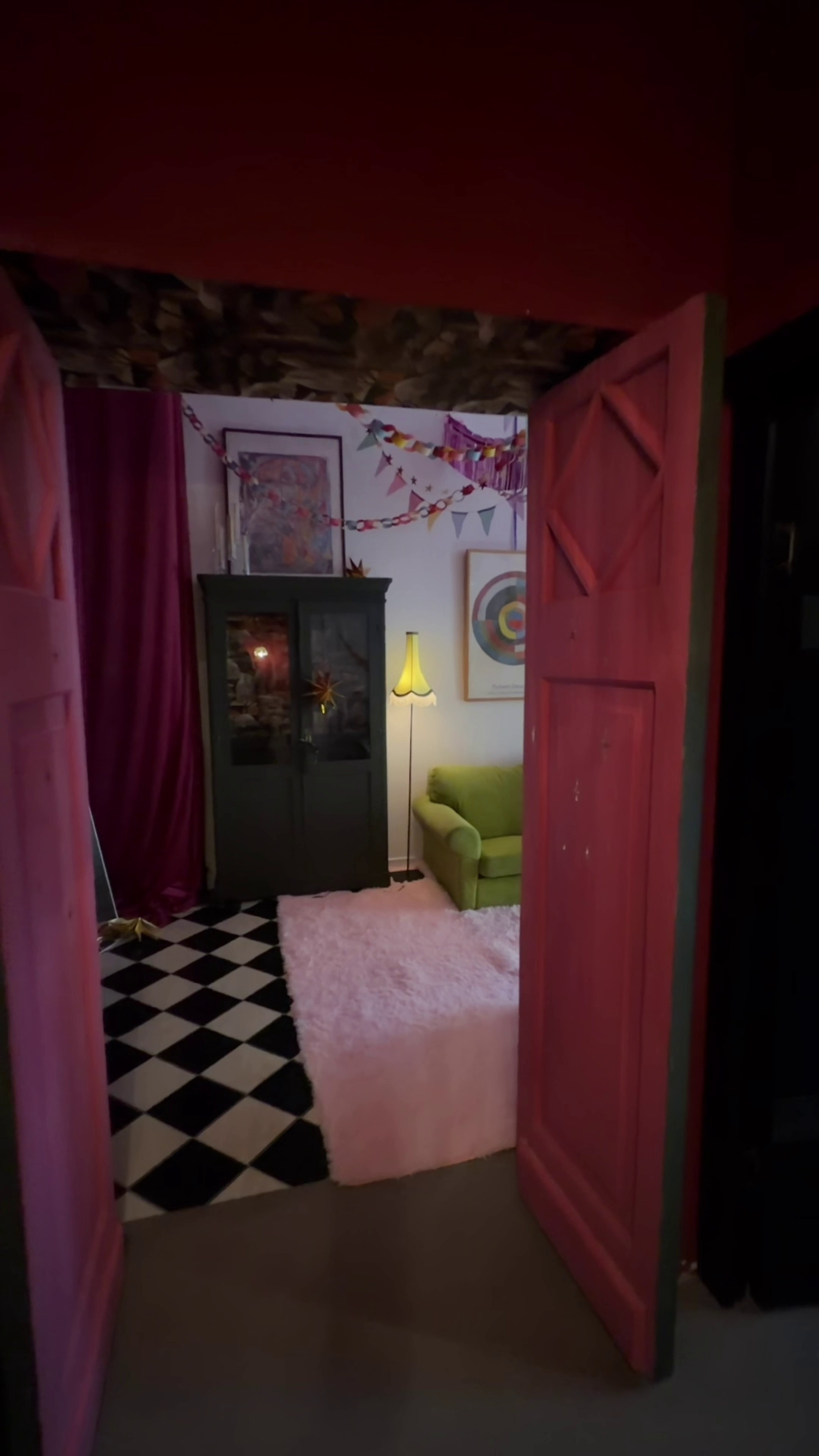 Лофт для праздников. Фотостудия Автопортрета «Своими Глазами»