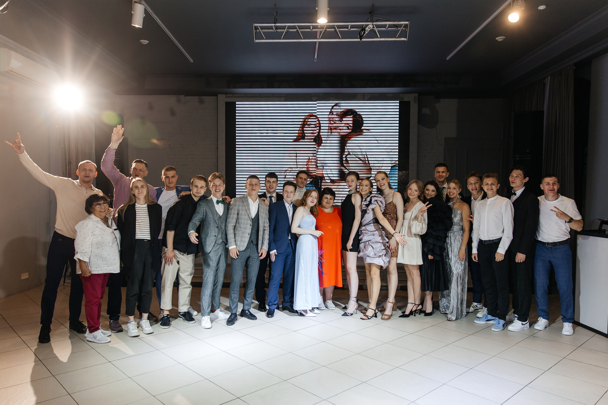 2023-06-23 Выпускной МБОУ СОШ № 10. Фотограф в Красноярске