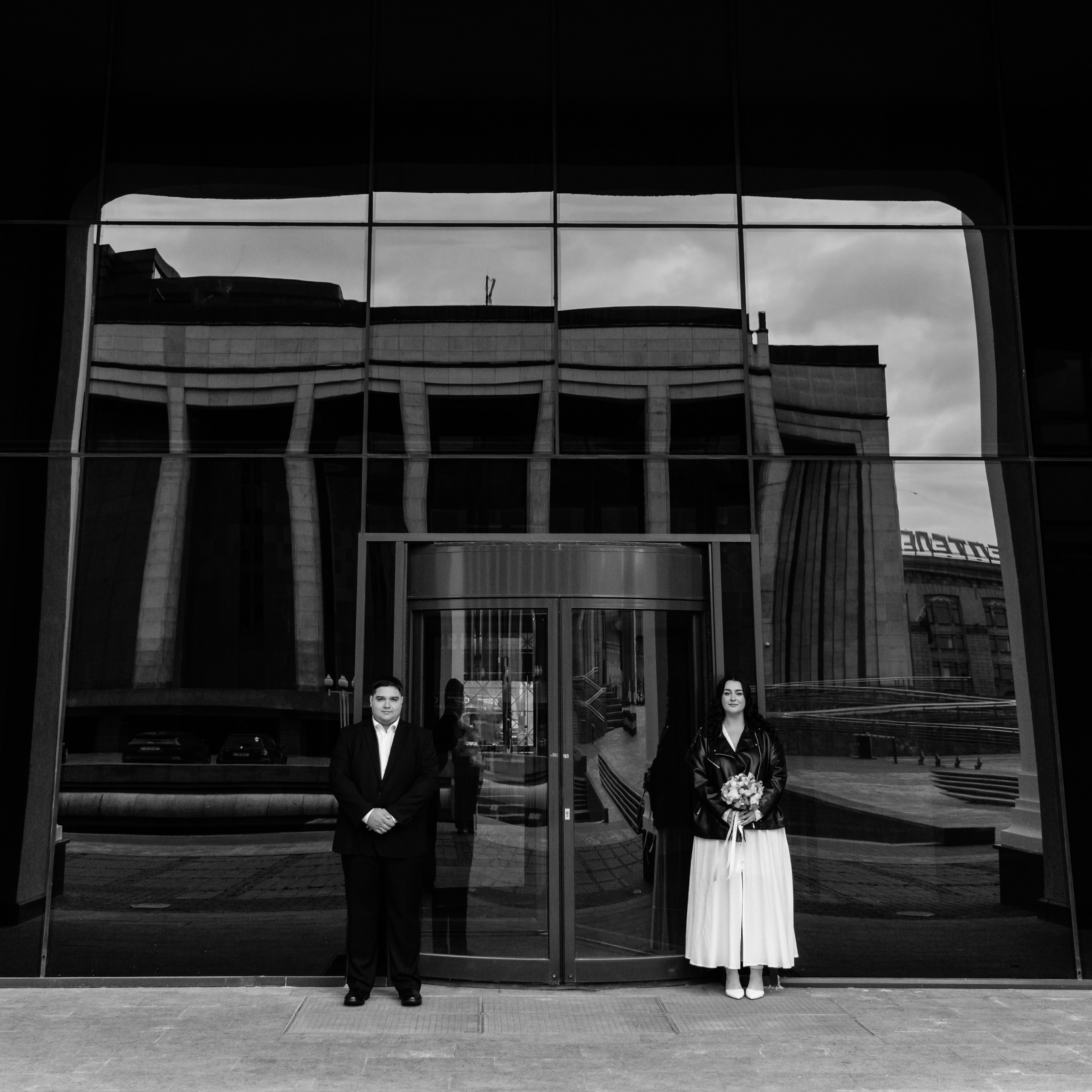 Юля и Дима прогулка в Троицком предместье. Ваш семейный фотограф в Минске — Вика Трегубова