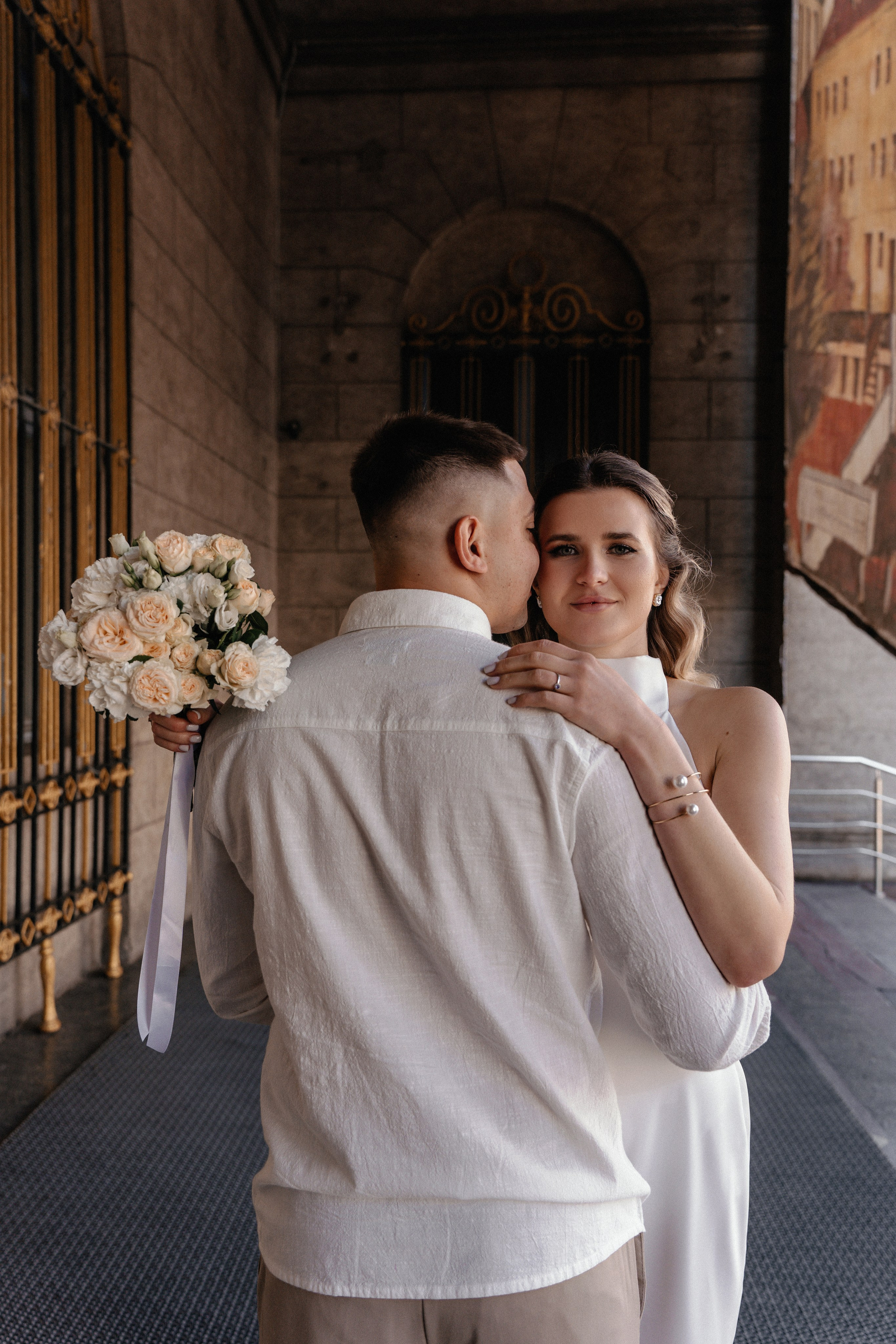 Любовь в одном знаменитом подъезде Минска. Ваш семейный фотограф в Минске — Вика Трегубова