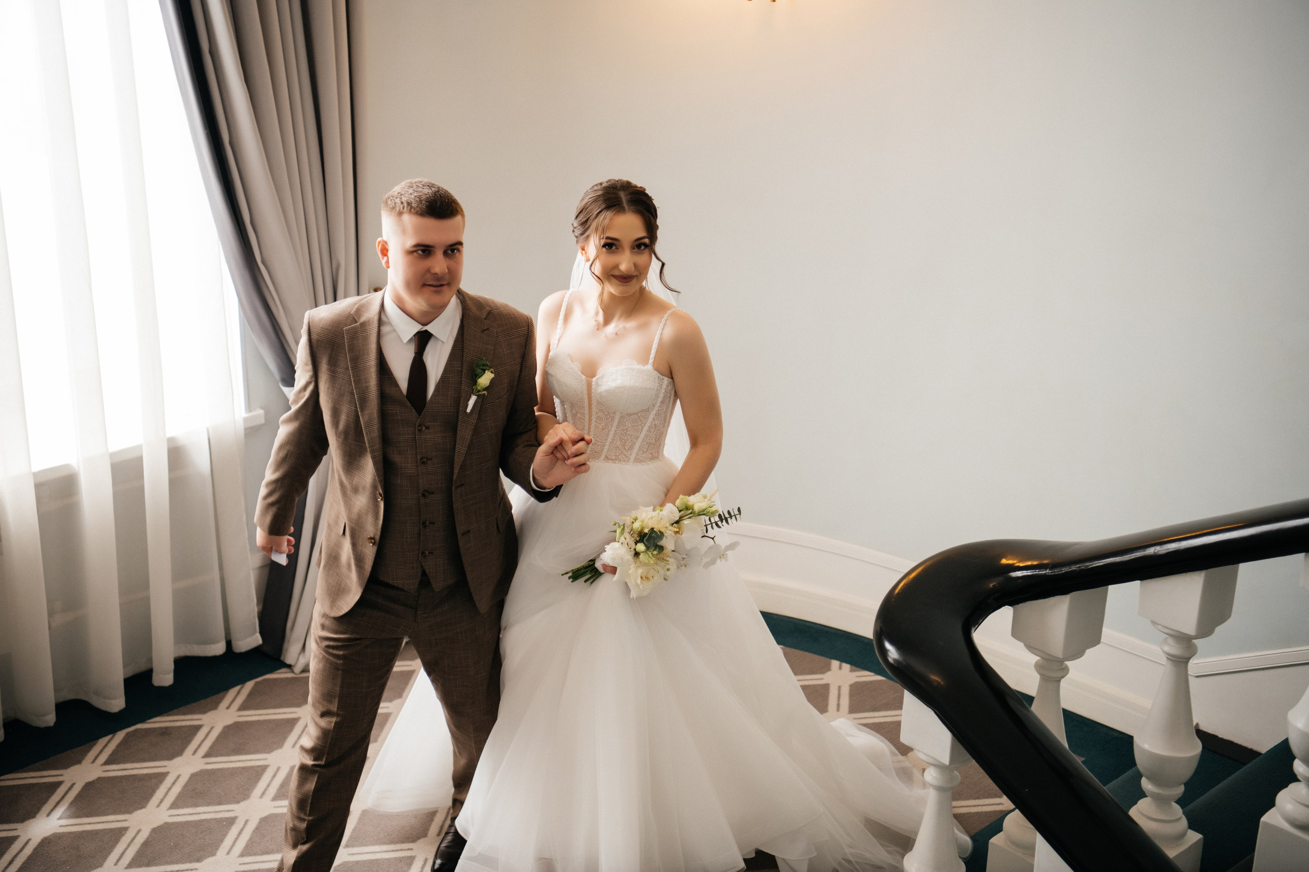 alt="Свадебная фотосессия в Барнауле. Свадебный фотограф Анна Глухова"
