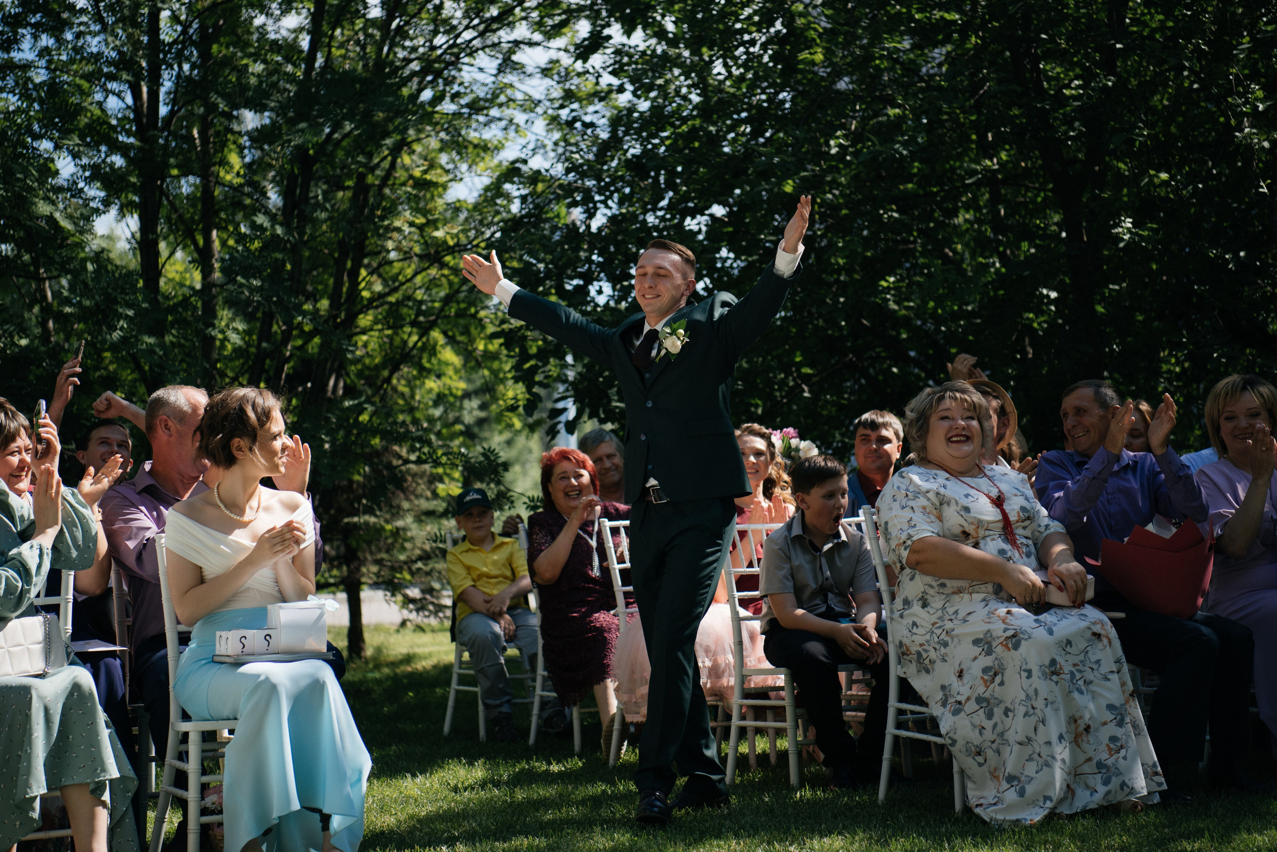 alt="Свадебная фотосессия в Барнауле. Свадебный фотограф Анна Глухова"