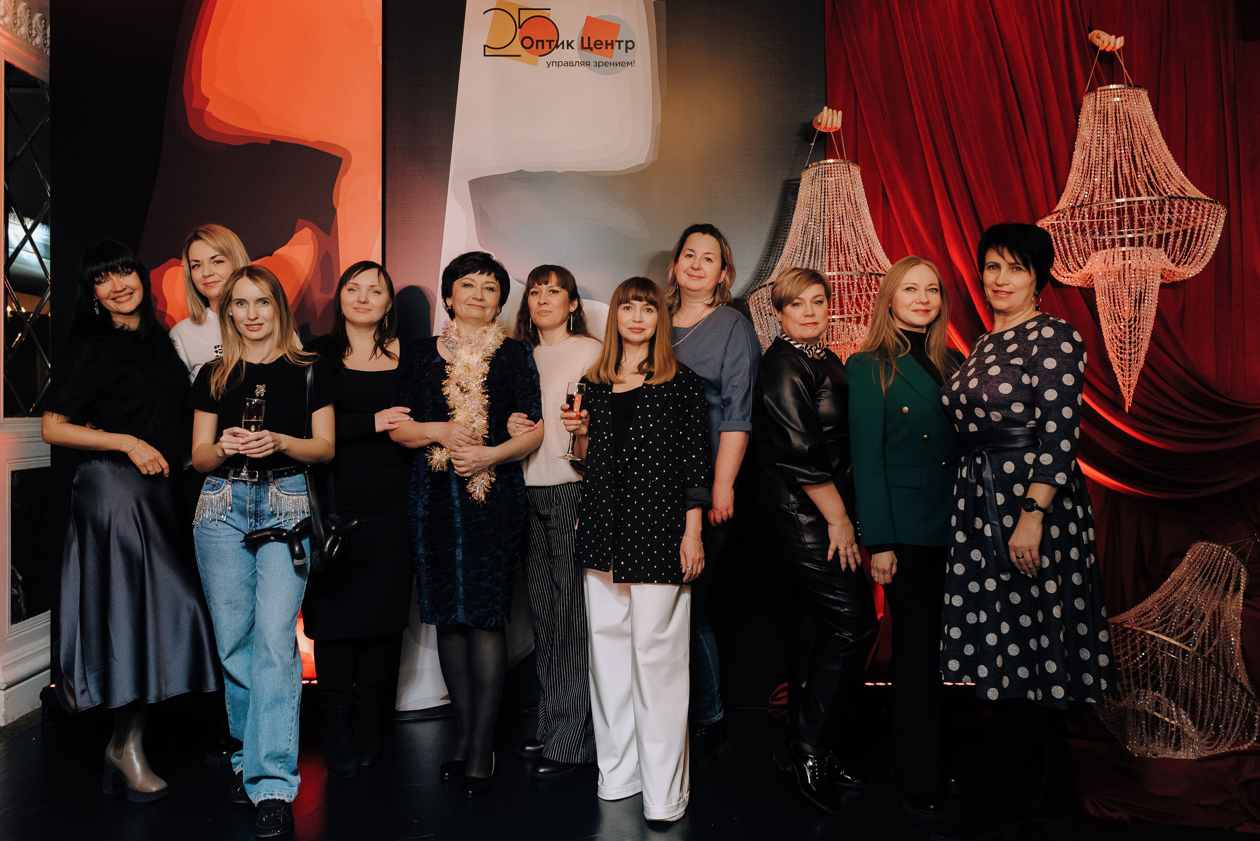 СПЕКТАКЛЬ «ВОЛШЕБНЫЕ ОЧКИ» ОПТИК-ЦЕНТР. Репортажный фотограф Зуев Роман г. Челябинск