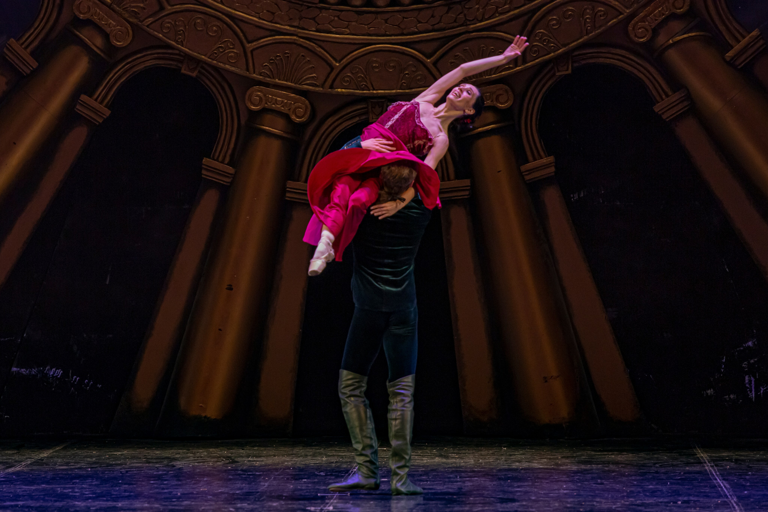 Русский Гамлет спектакль премьера Марийского театра оперы и балета в Зимнем театре г. Сочи. Фотограф в Сочи Юрий Шептаев