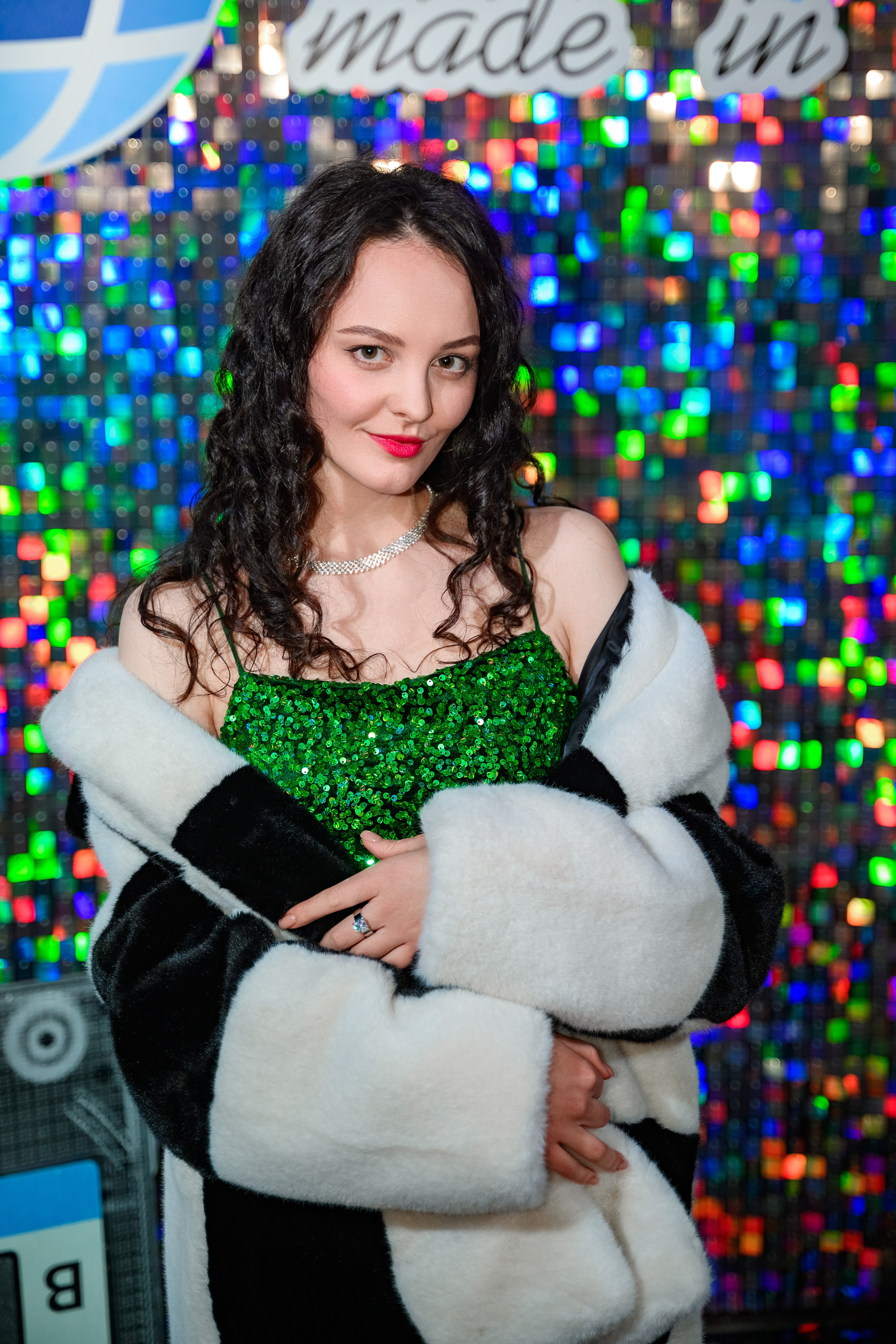 Фотосъёмка Корпоратива в стиле 90-х. Фотограф Алексей Лукин. Профессиональная фотосъёмка в Санкт-Петербурге. Обработка и Ретушь фотографий