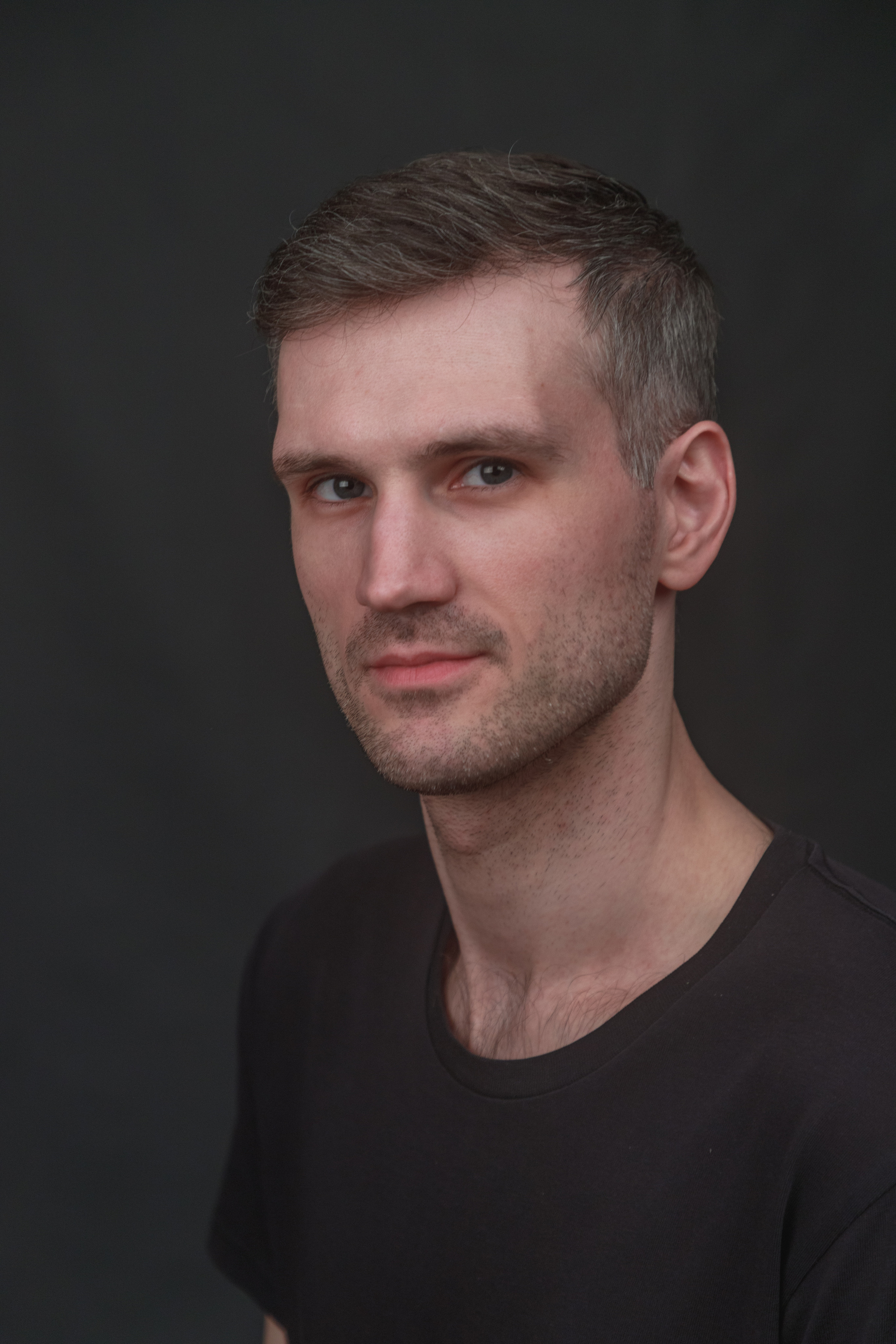 актер, похожий на Станислава Любшина