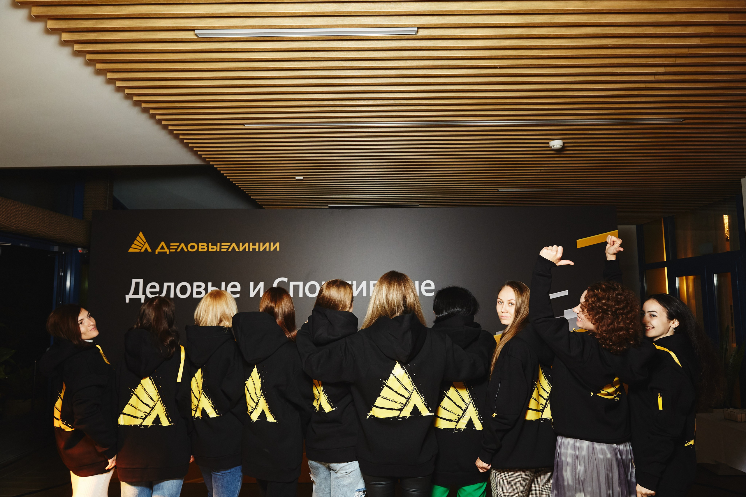 Фотограф на тимбилдинг: спортивное командообразование за городом. КонТайм: профессиональная съемка для организаций