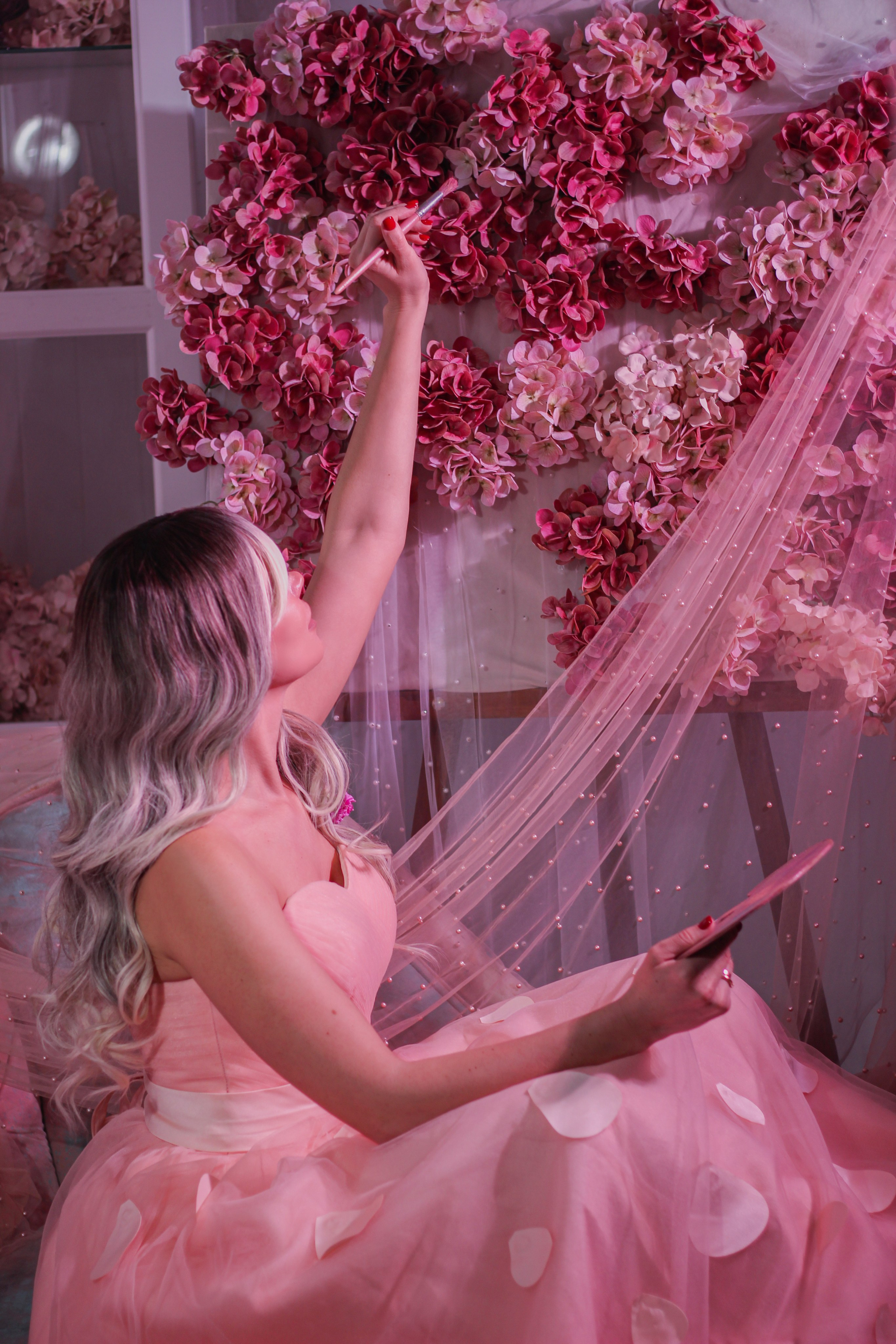 Розовая гортензия в лунном свете. Фотограф Красноярск