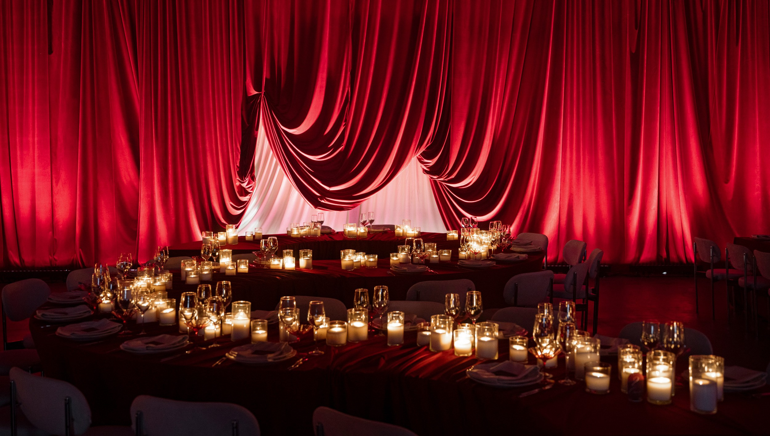 Иван и Софья (Mironova Wedding) — Hide. Фотограф Антон Горин