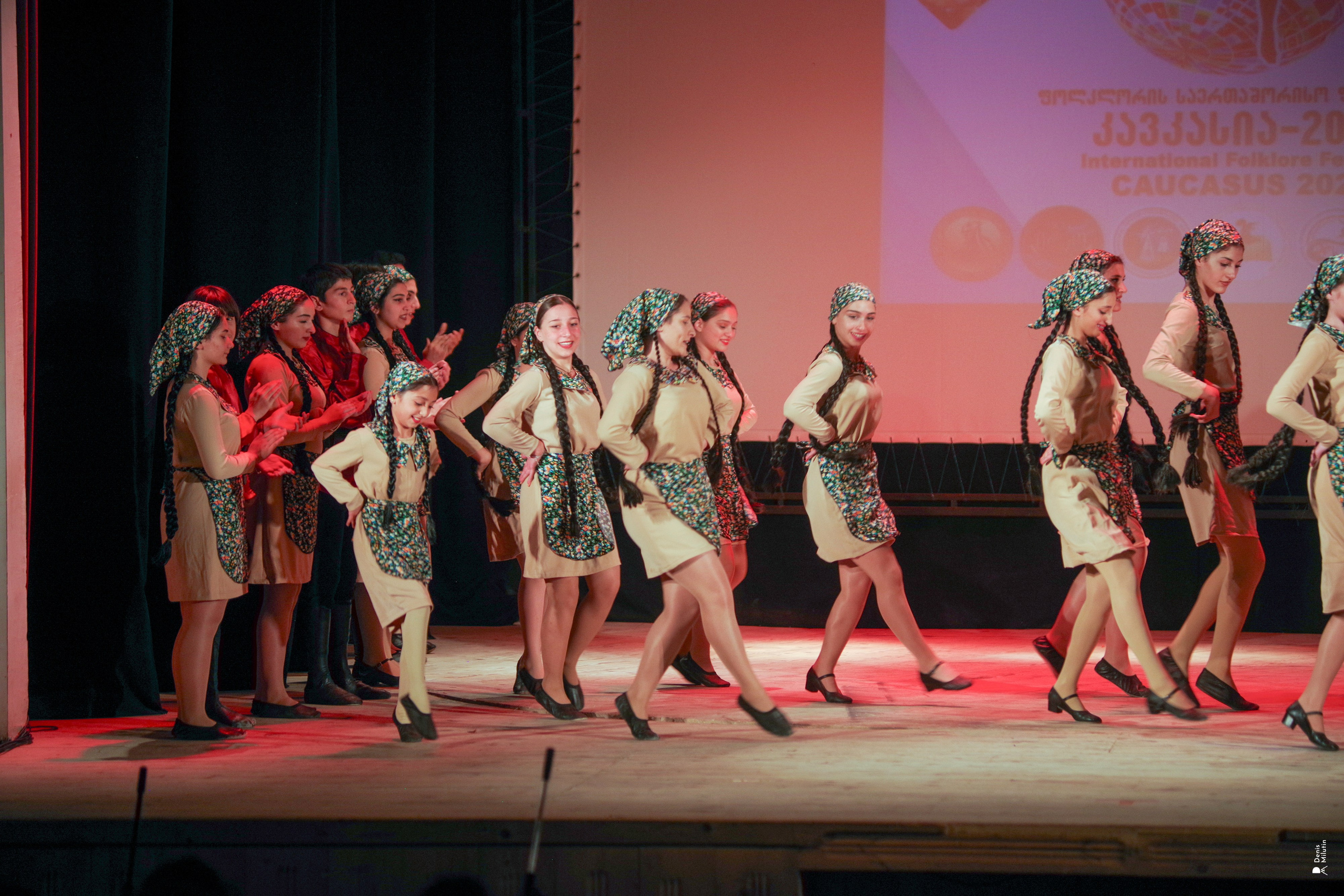 Танцы в прекрасном Они. Портретный фотограф Денис Милютин