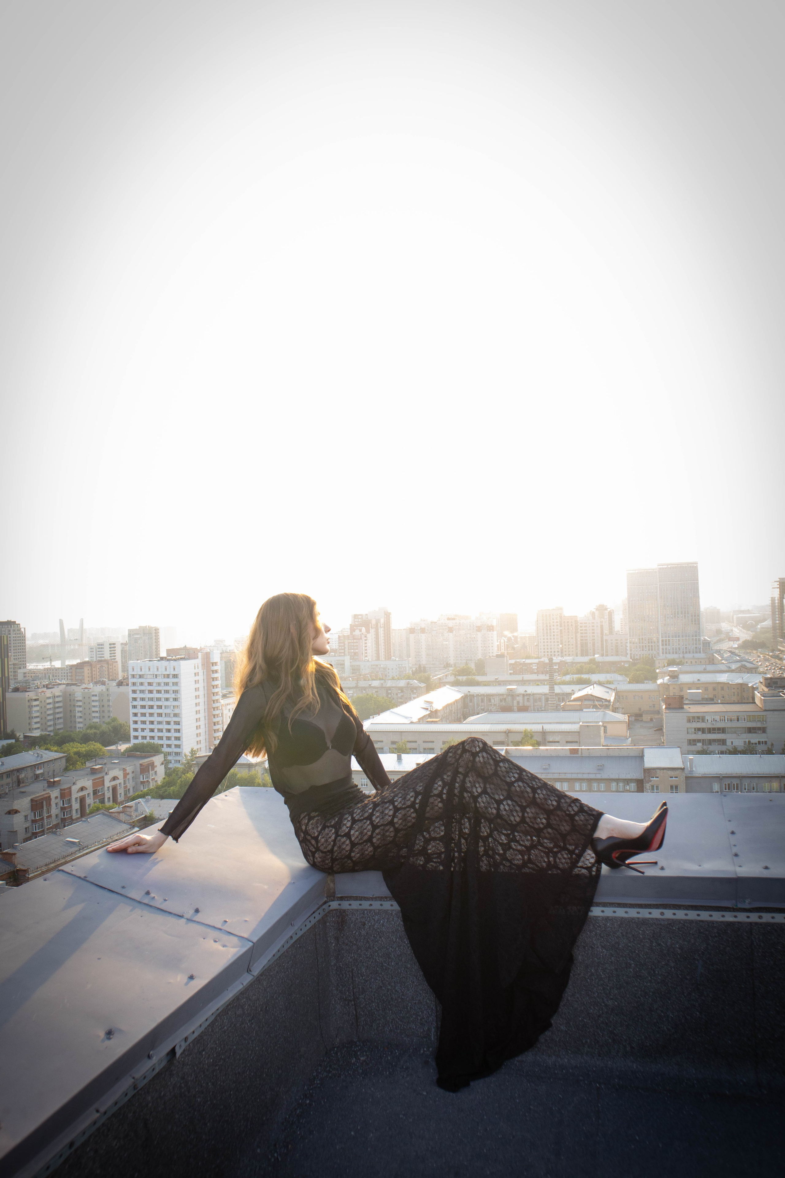 Агата съёмка на крыше. Анастасия Головерова профессиональный фотограф в Новосибирске, фотосессия под ключ в Новосибирске