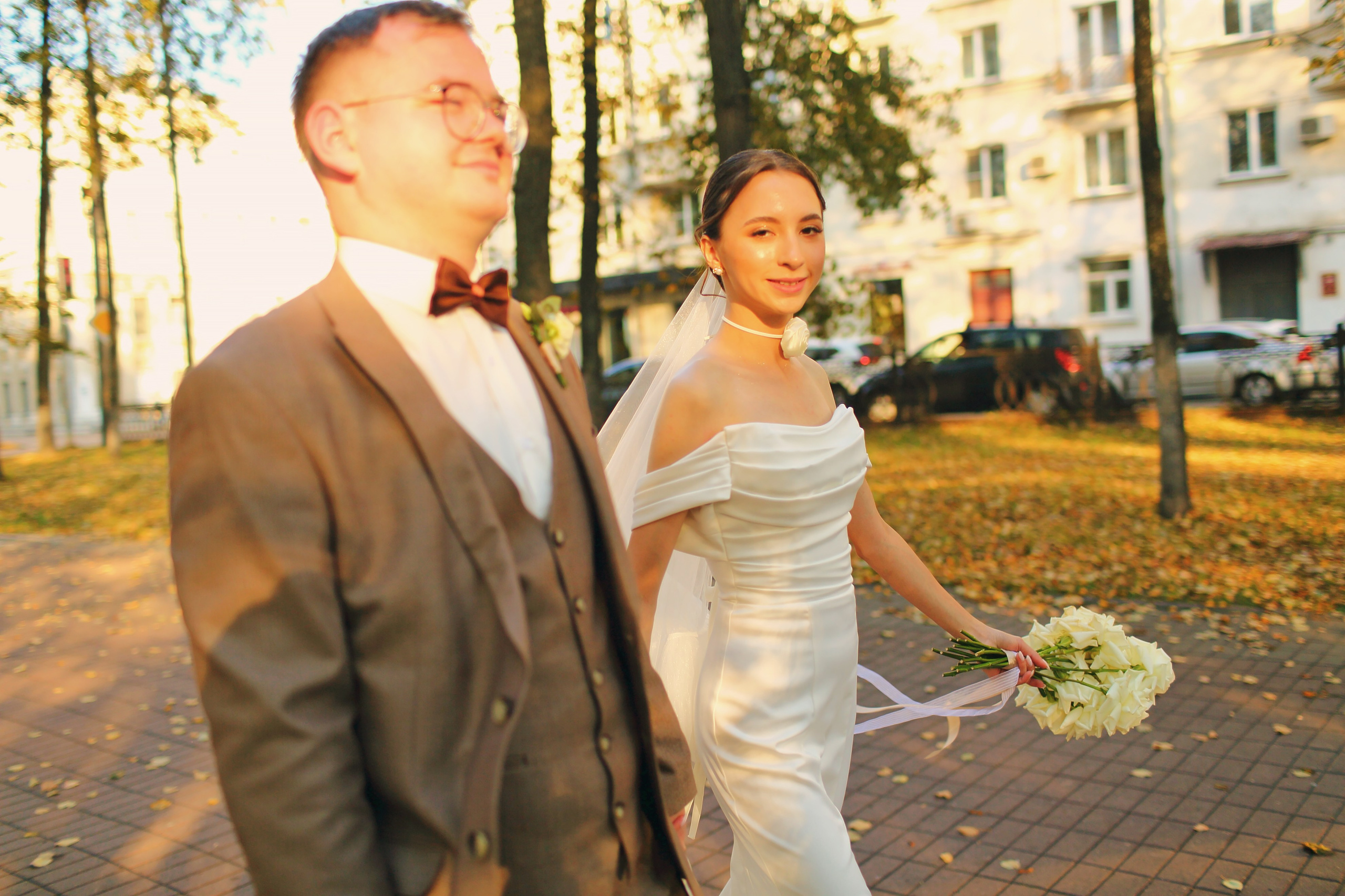 Свадебная осенняя фотосессия Ивана и Лидии в городе. Свадебный и репортажный фотограф в Ярославле и Санкт-Петербурге Роман Микрюков