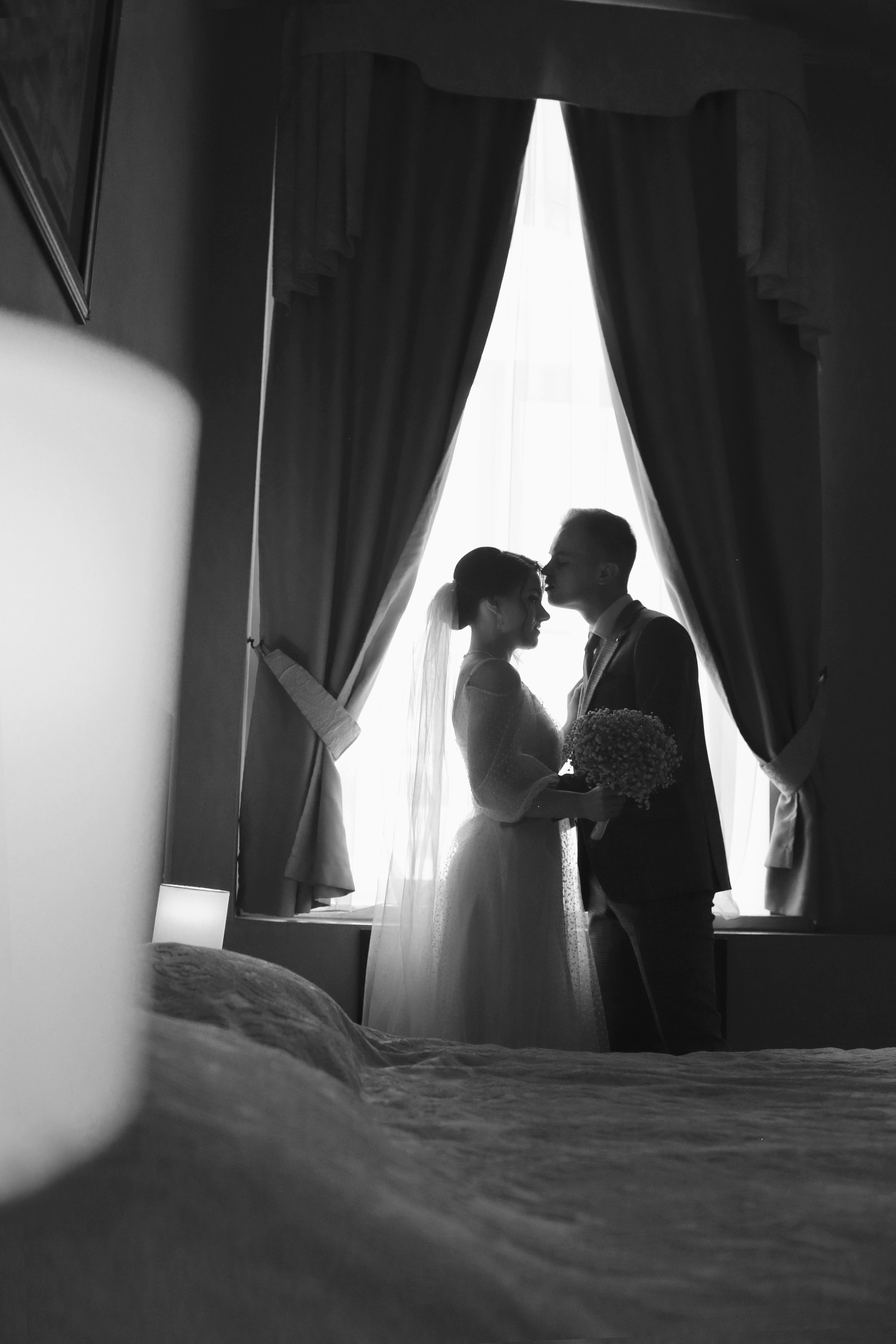 Съемка пары в отеле, на природе, в городе. Свадебный и репортажный фотограф в Ярославле и Санкт-Петербурге Роман Микрюков