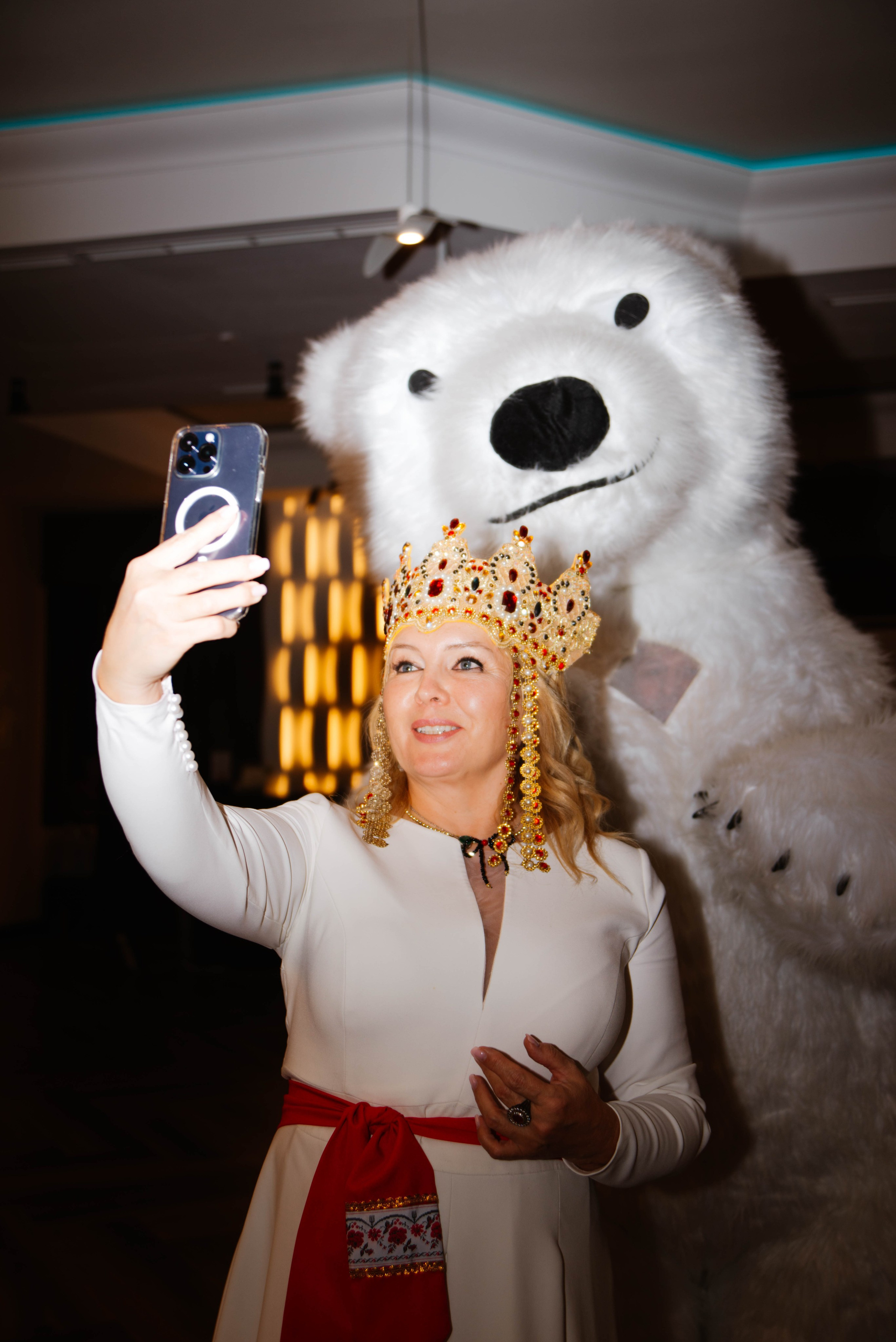 Праздник в стенах клубного пространства «Своя Среда». Ксения Glossa. Портретный и репортажный фотограф в Самаре