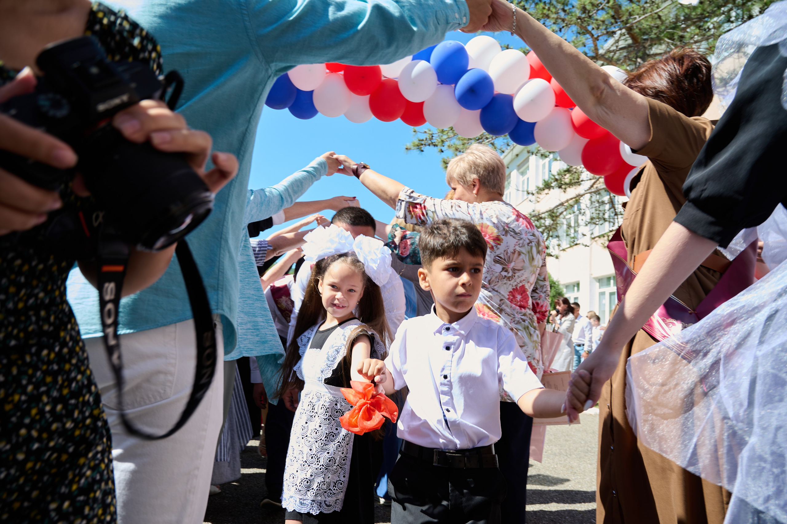 Последний звонок. Жизнь курорта Кабардинка в фотографиях
