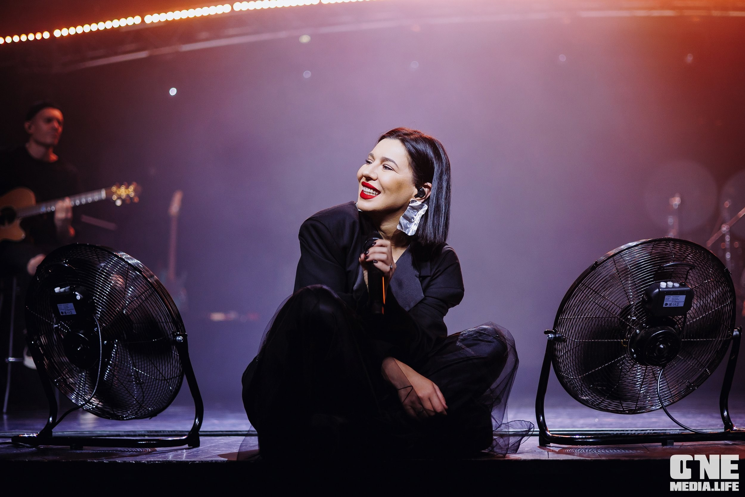 Фоторепортаж с концерта Ёлки. One Media Life: фоторепортажи, фотоотчеты с мероприятий и заведений