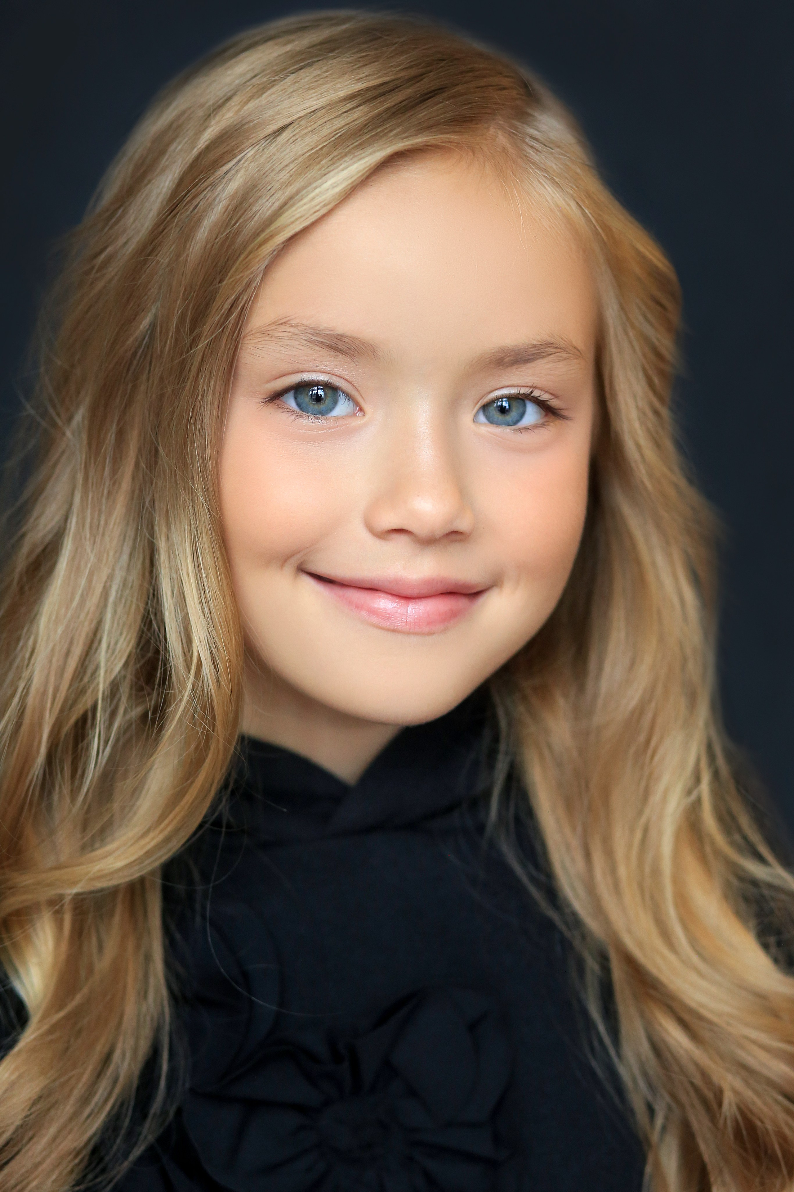 Анфиса, 10 лет. KED Production — продакшн из СПб. Создаём фото, видео и контент, который помогает брендам и селлерам продавать больше