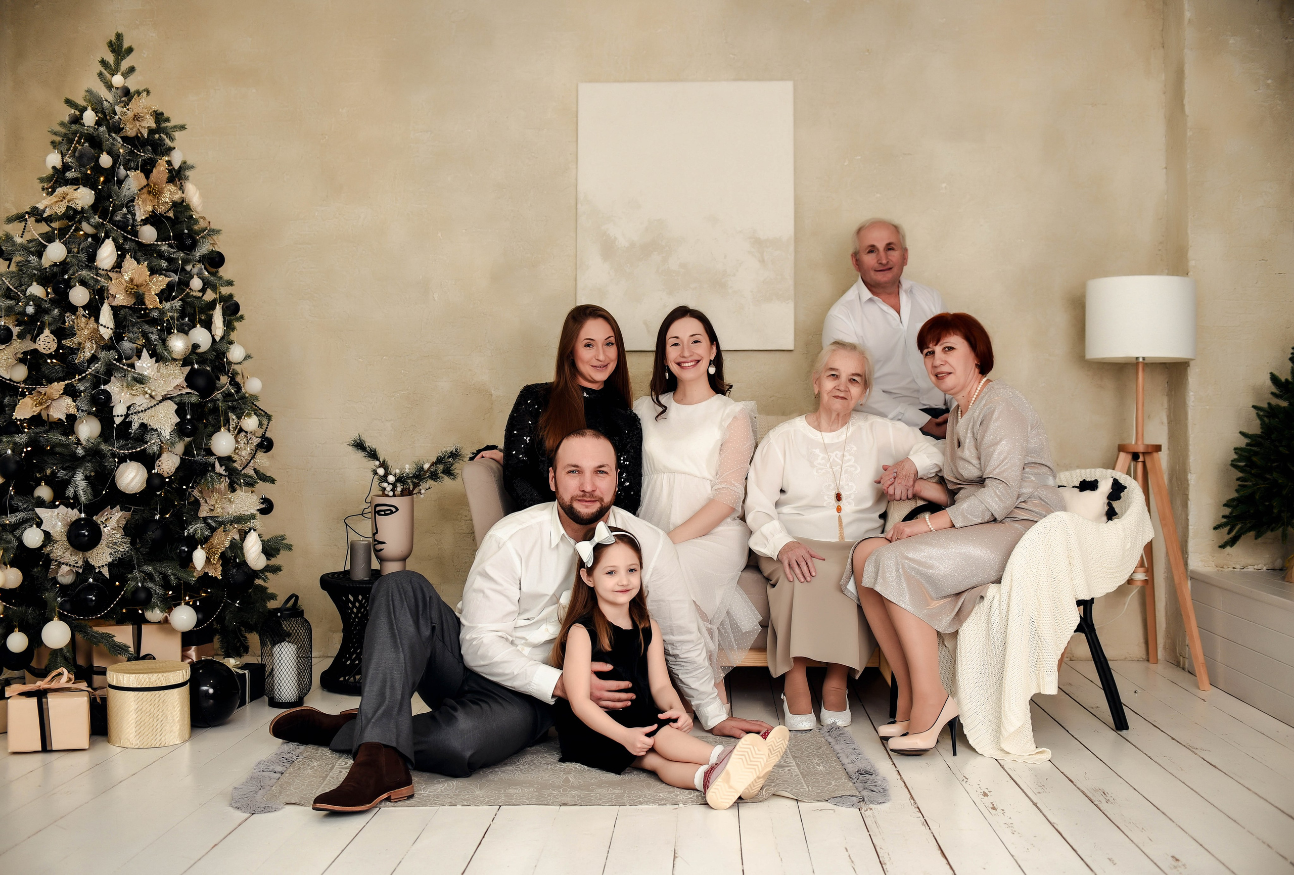 Новогодняя семейная. Свадебный, семейный, детский, контент фотограф в Омске Максим Ильин
