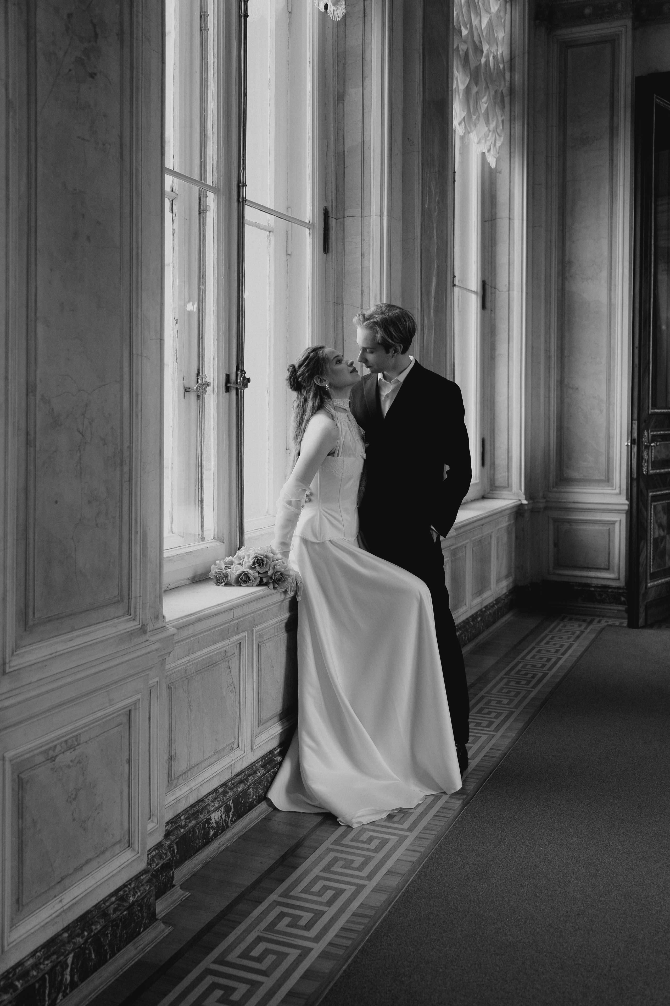 В Эрмитаже. Свадебный фотограф в Санкт-Петербурге Саша Колоцей