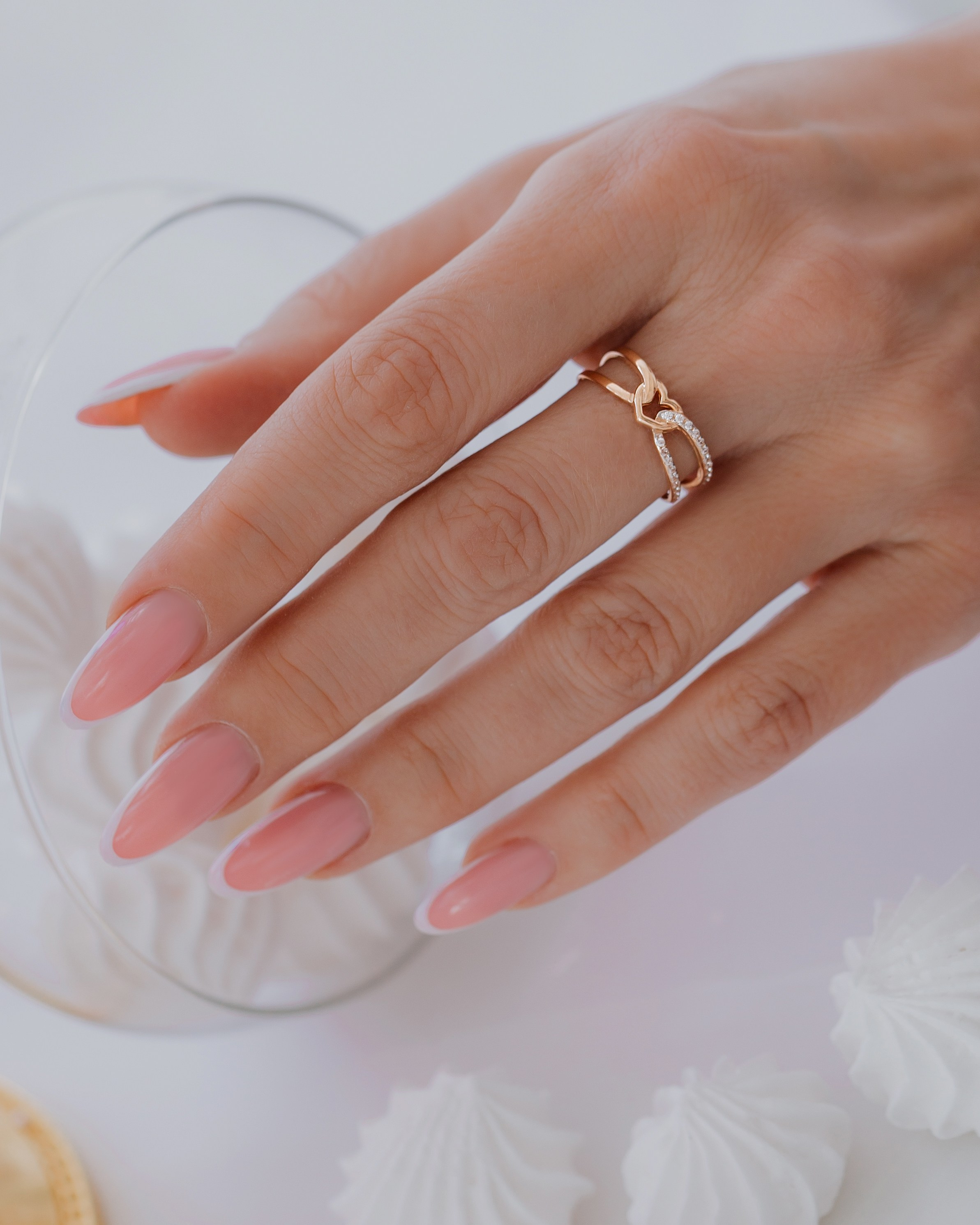 Hands. Предметный и женский фотограф в Новосибирске