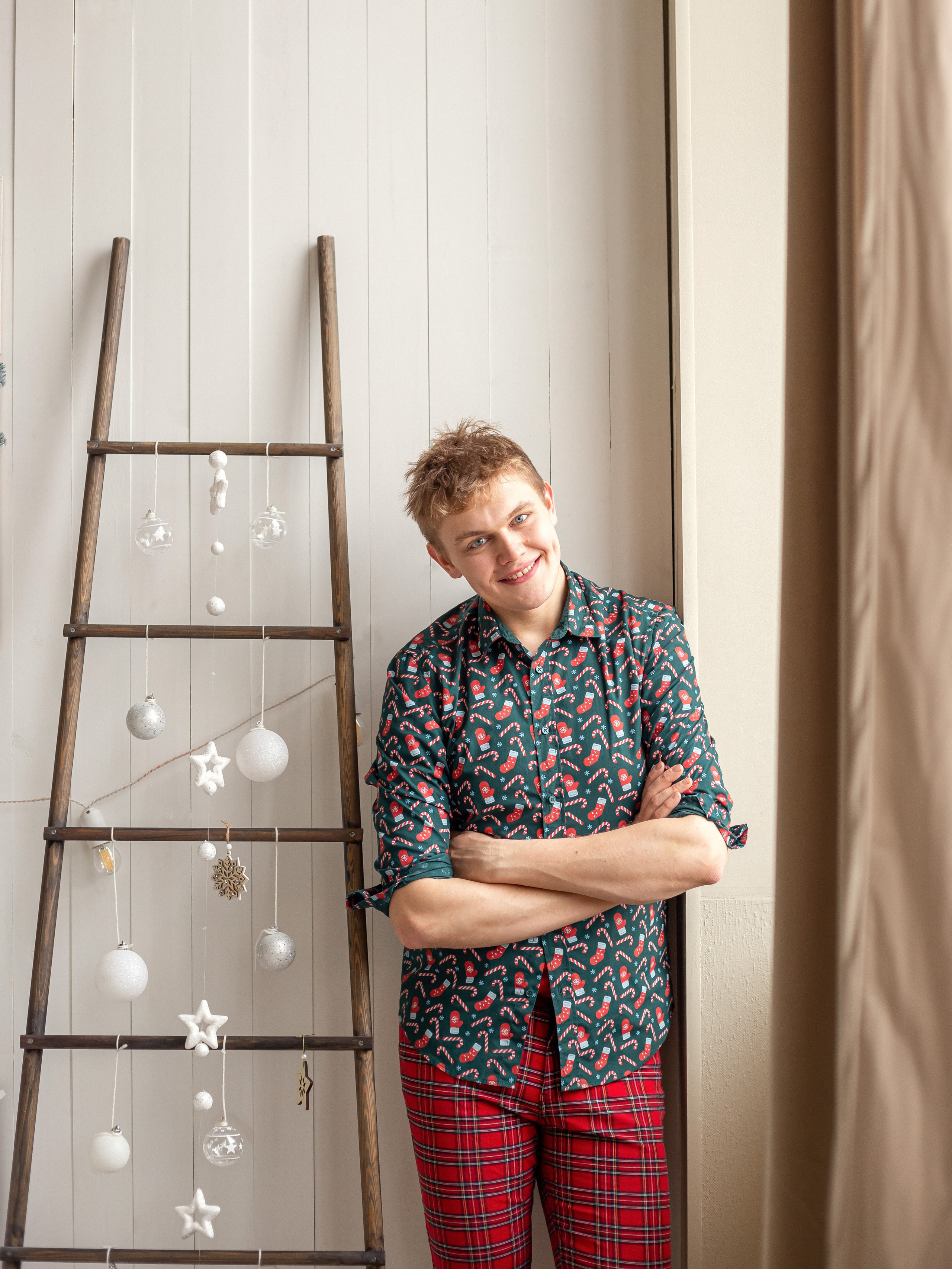 Саша новогодний флорист. Портретный фотограф Санкт-Петербург