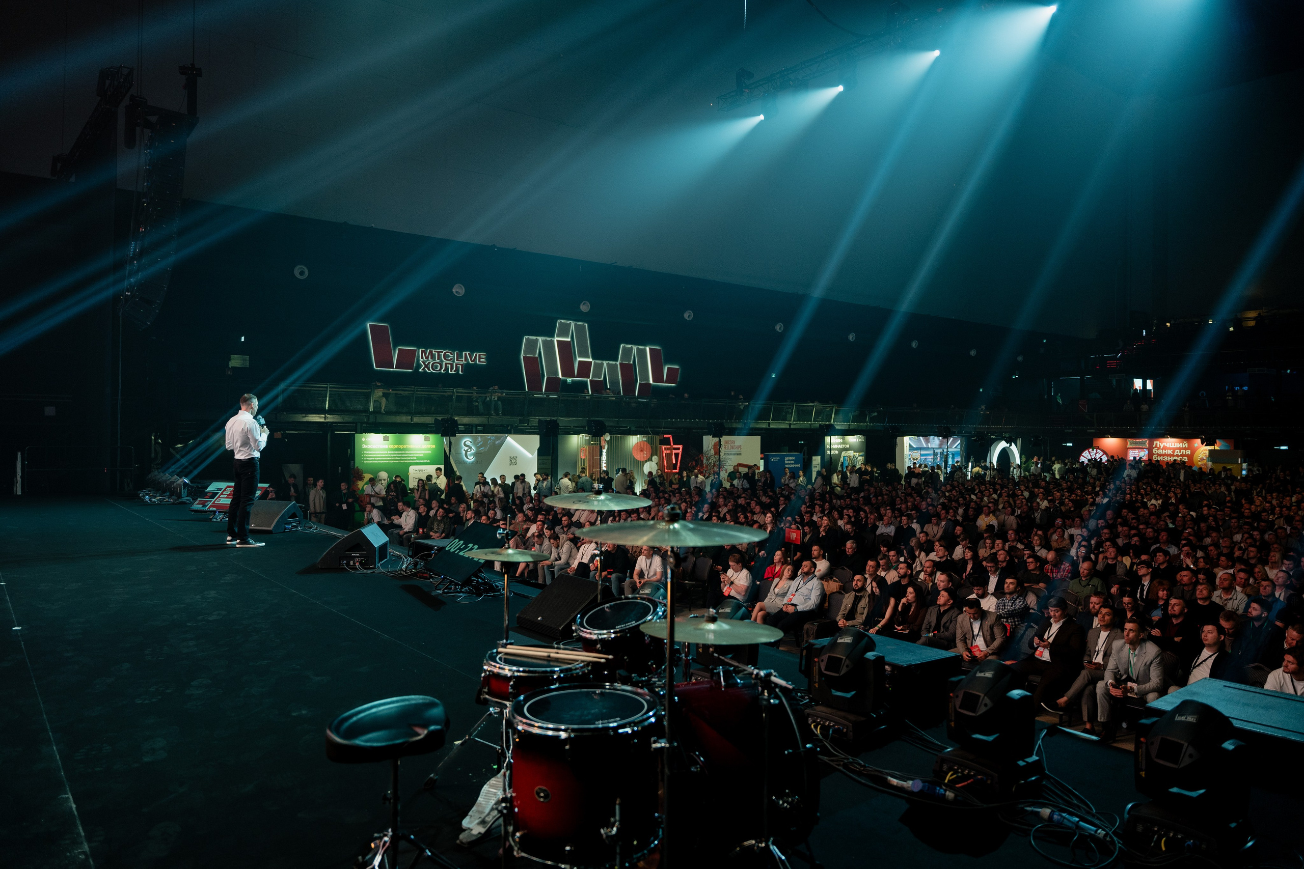 Конференция ОСНОВАТЕЛИ ЛАЙФ в MTS LIVE HALL. Репортажный фотограф в Москве Саша Дружинина