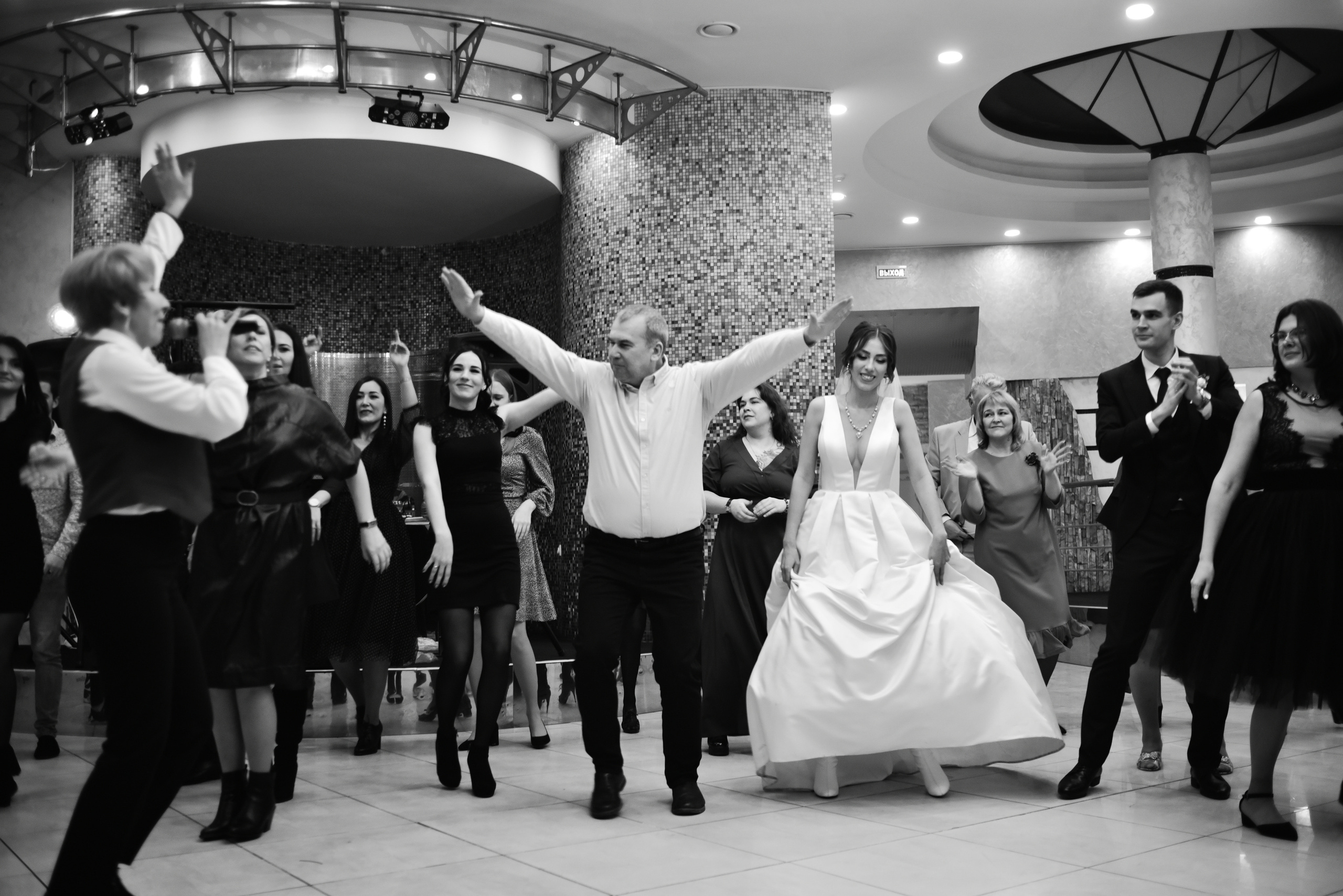 Виктория и Евгений. Свадебные фотограф и видеограф в Саратове