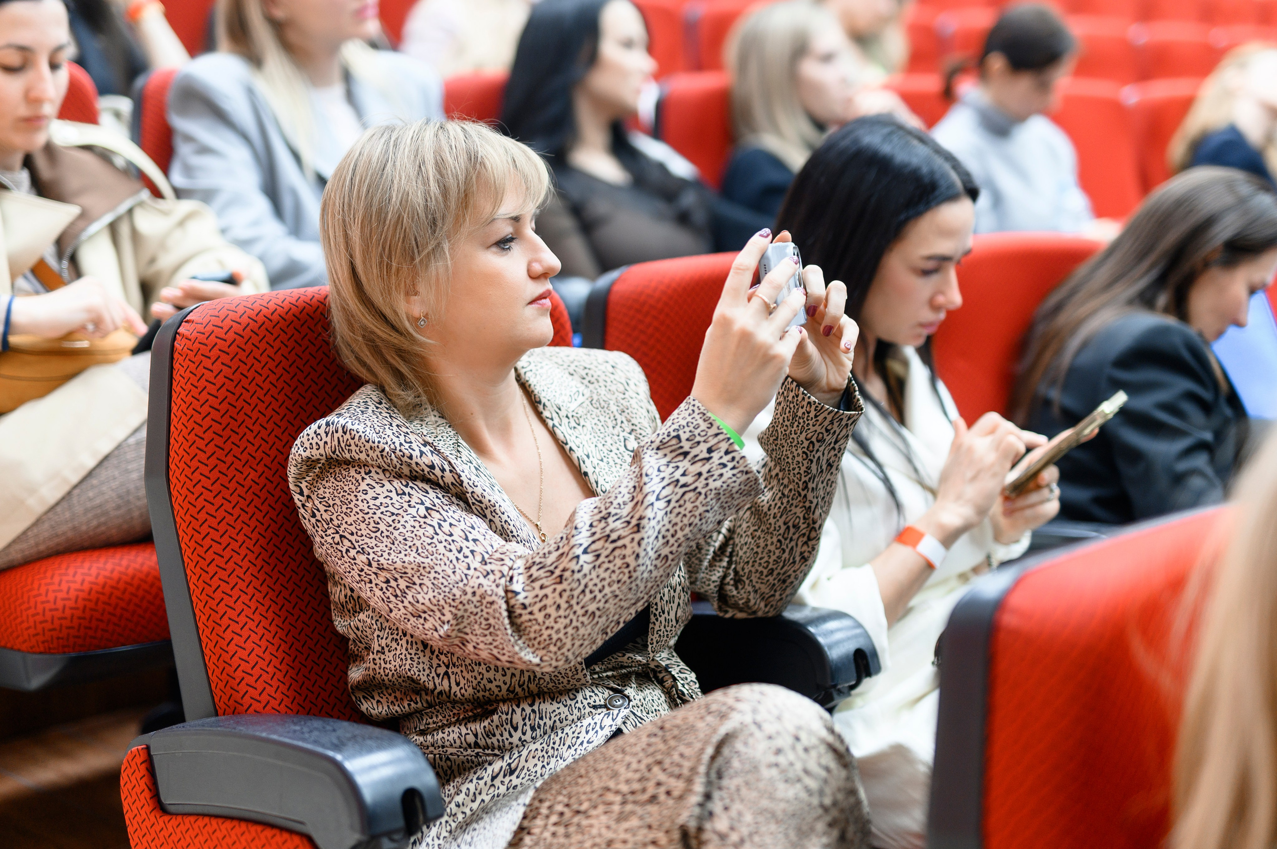 СЛУШАТЕЛИ. PRO-AGELESS