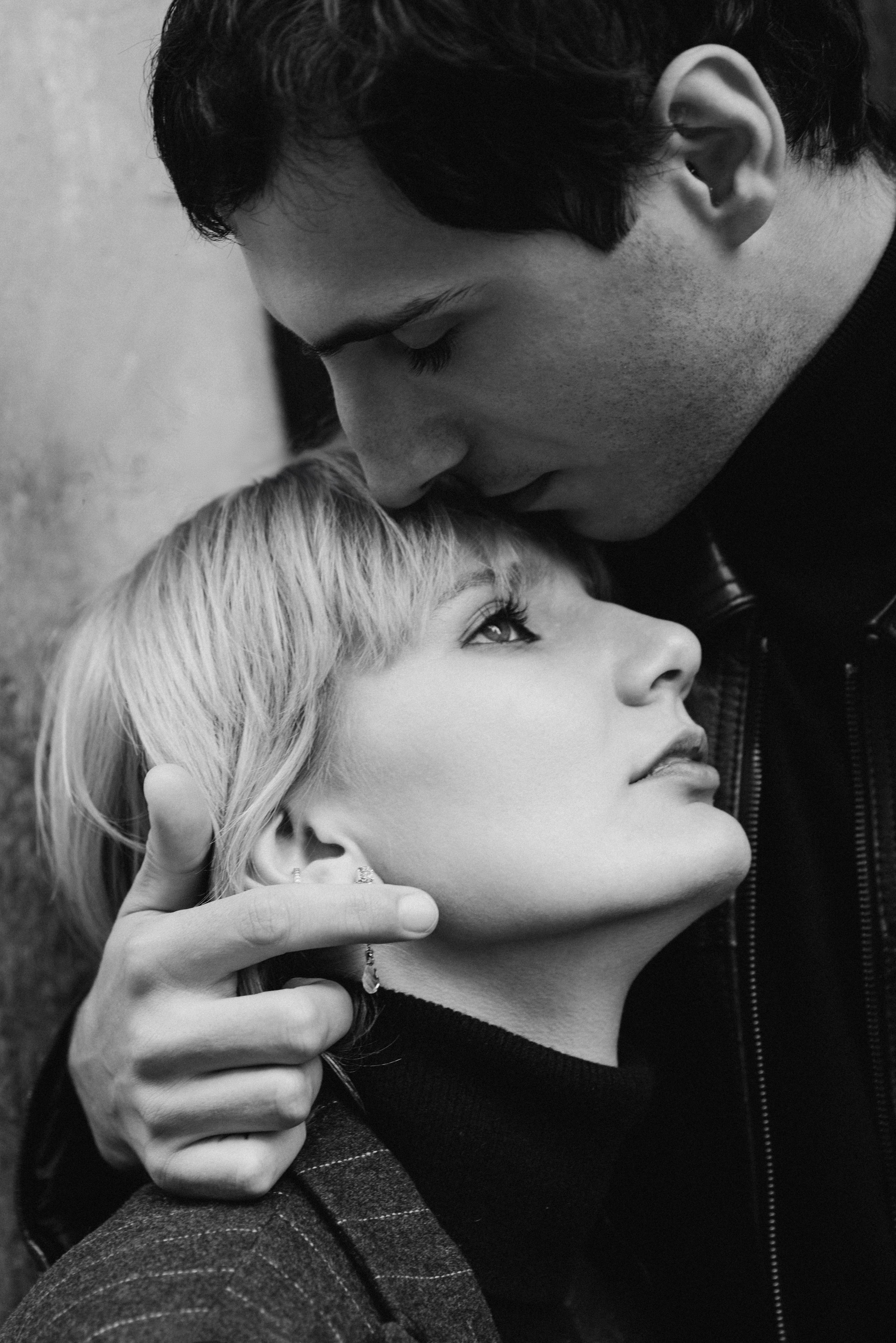 First love is something that lasts forever. Photographer in Paris