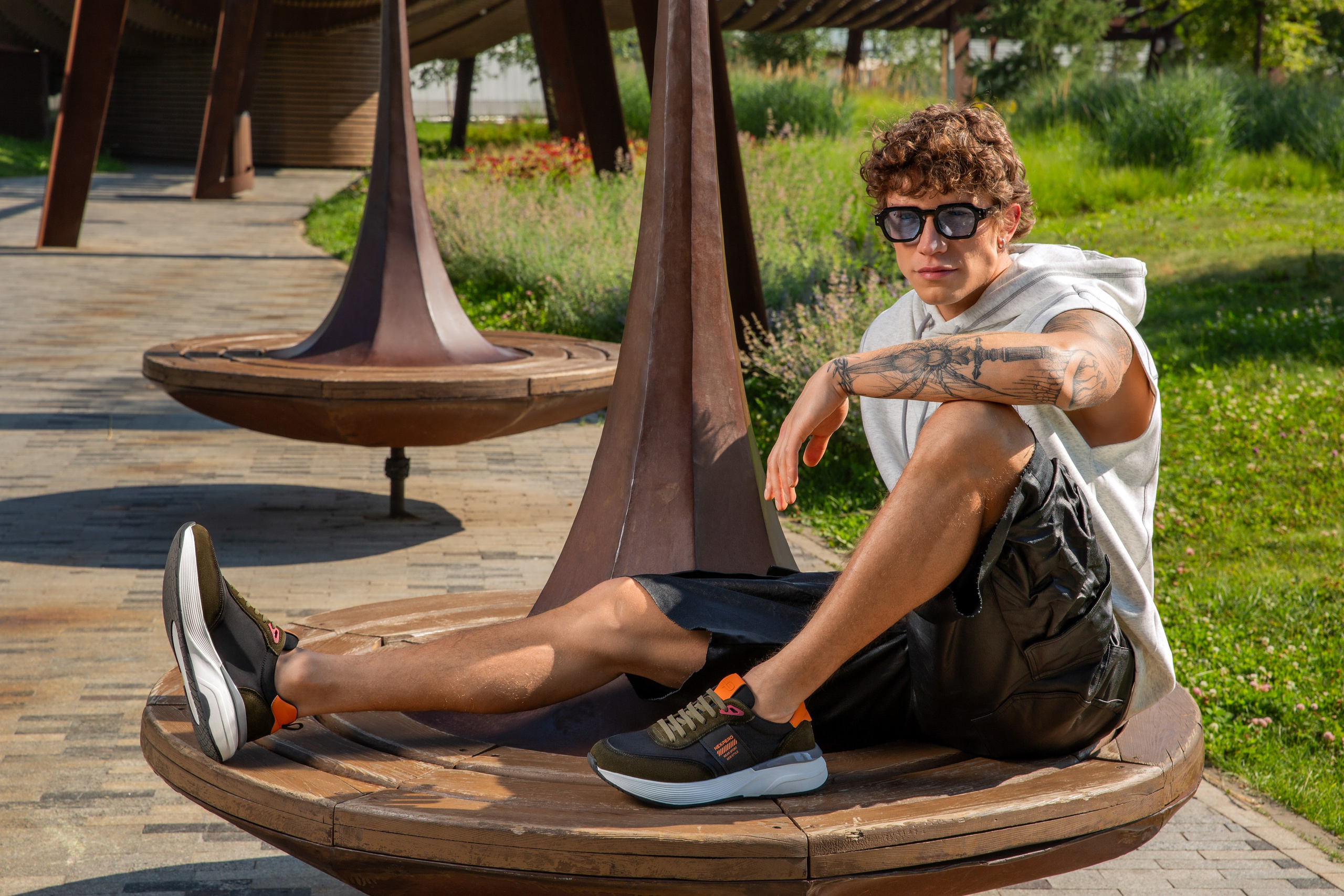 Я  фотограф. Работаю в городе Москва,