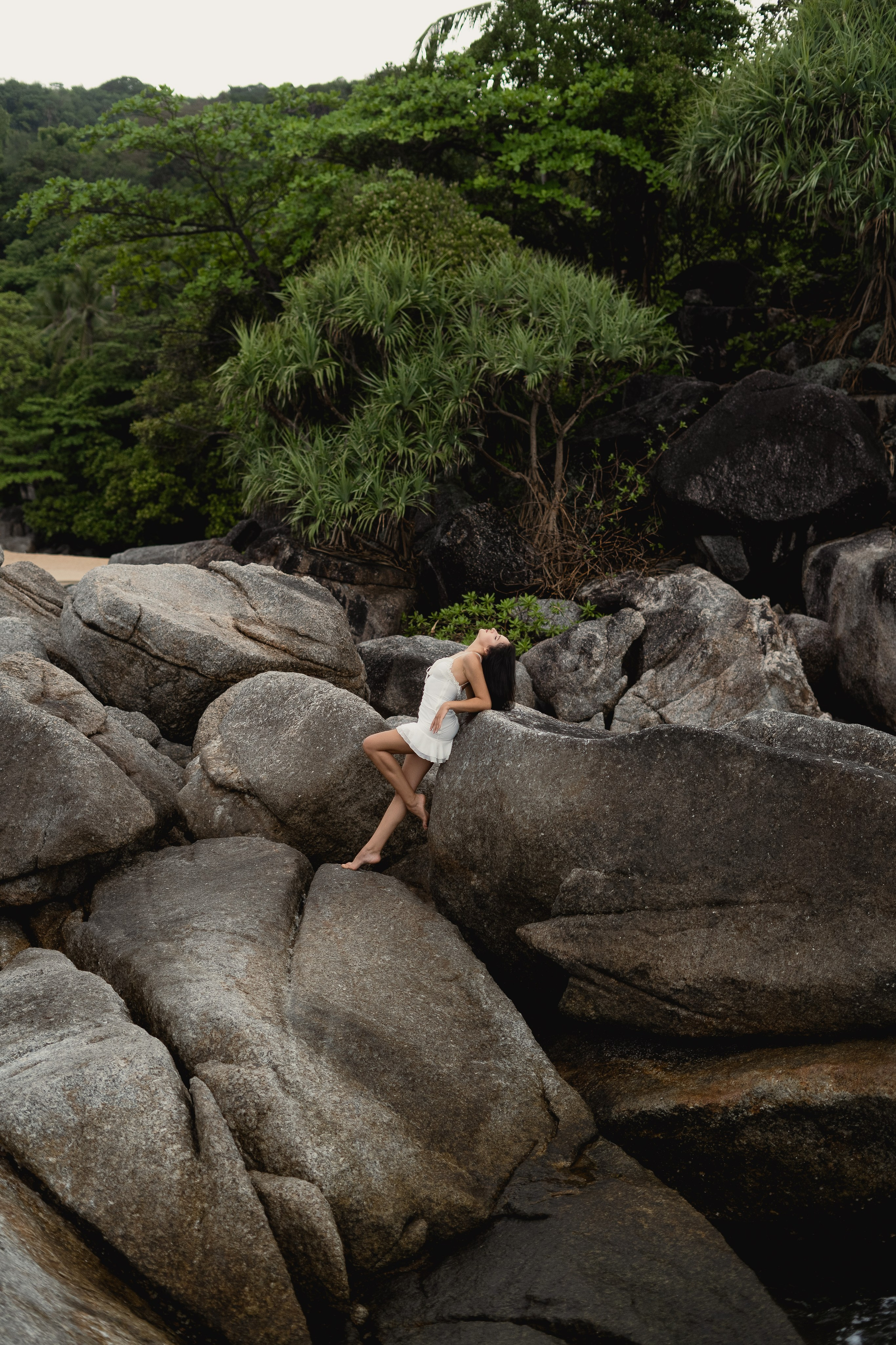 Эмоциональный портрет на Пхукете — искусство вашего образа, эмоций и красоты в виде индивидуальной фотосессии. Ян Долматов — фотограф, видеограф и продюсер на Пхукете, Таиланд