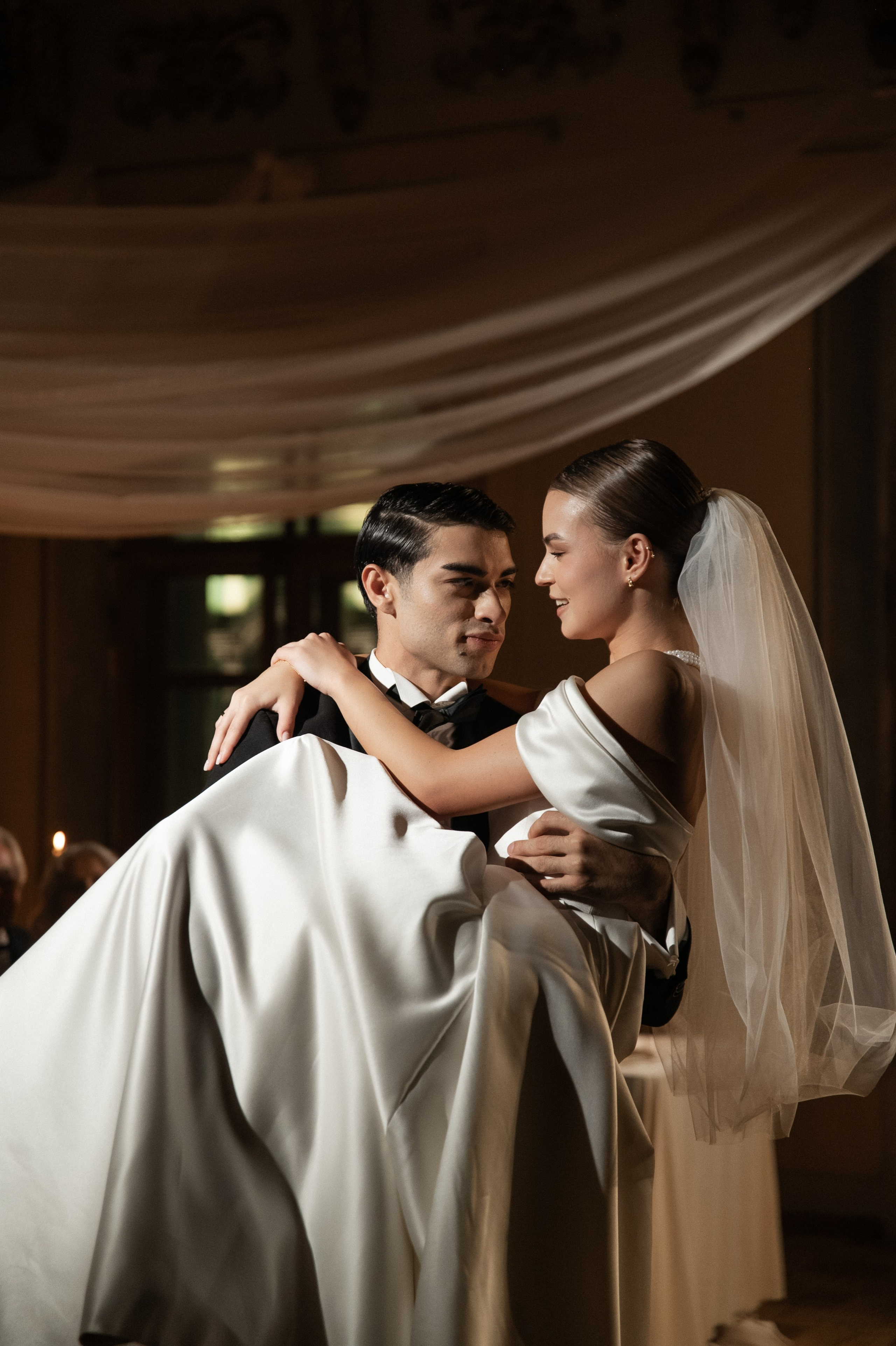 Камерный свадебный ужин при свечах в старинном особняке в фотостудии 21. Kult. Ярослава Ерина — свадебный фотограф в Москве