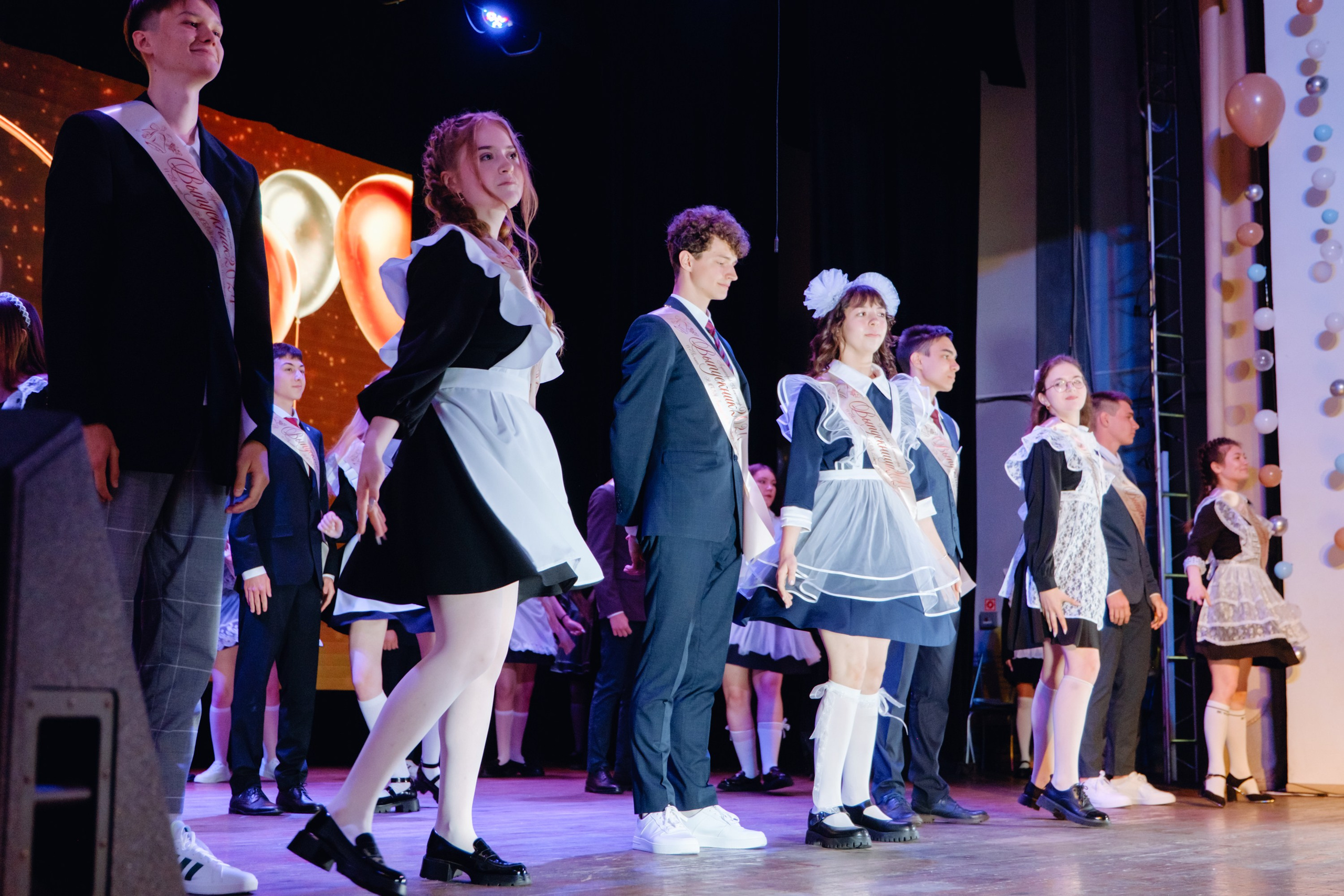 Последний звонок 11 класс. Фотограф Софья Володкина