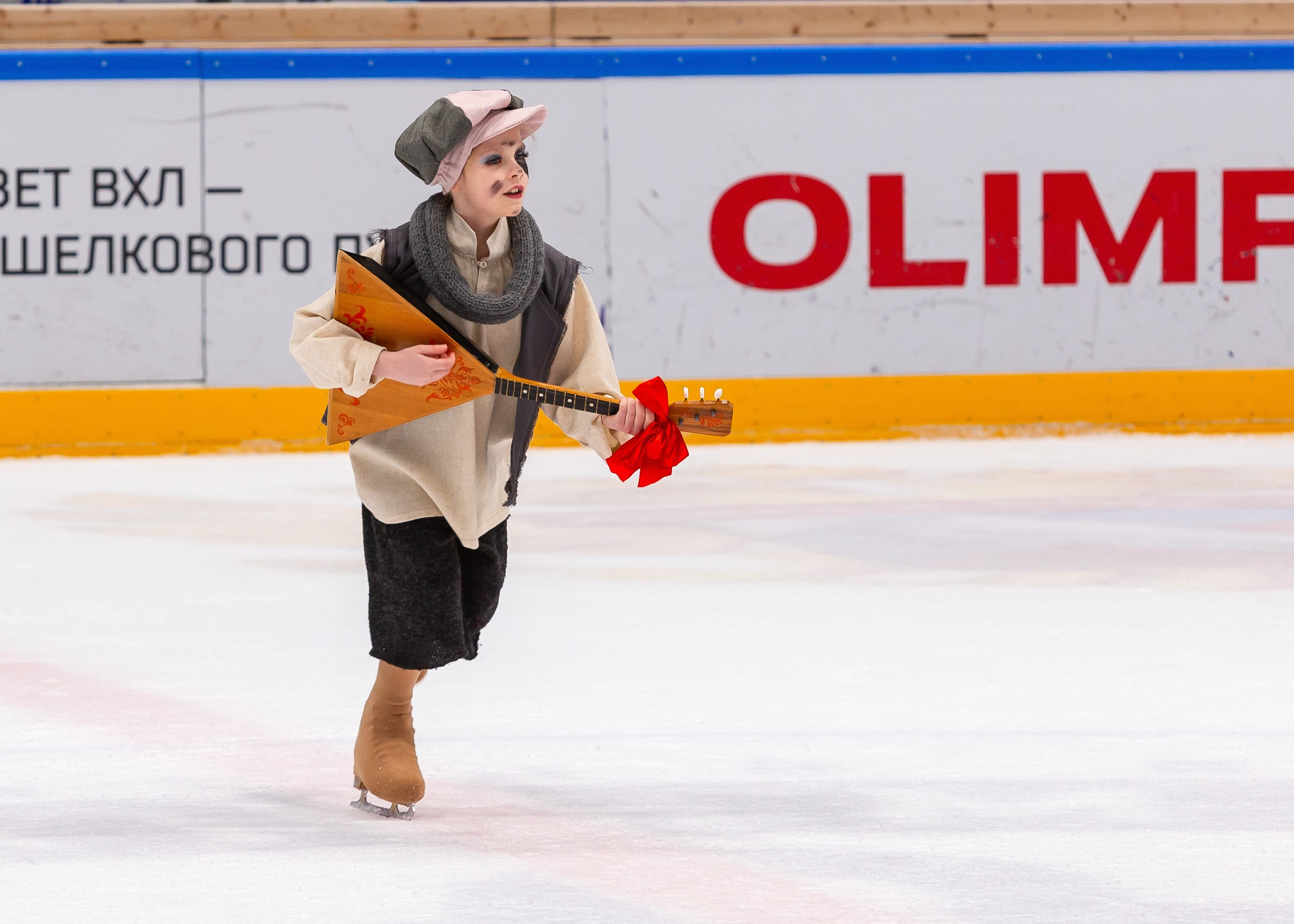 VII Ежегодный фестиваль массовых танцев на льду и фигурного катания «Петровский лёд» Санкт-Петербург 2024. Репортажный фотограф в Москве