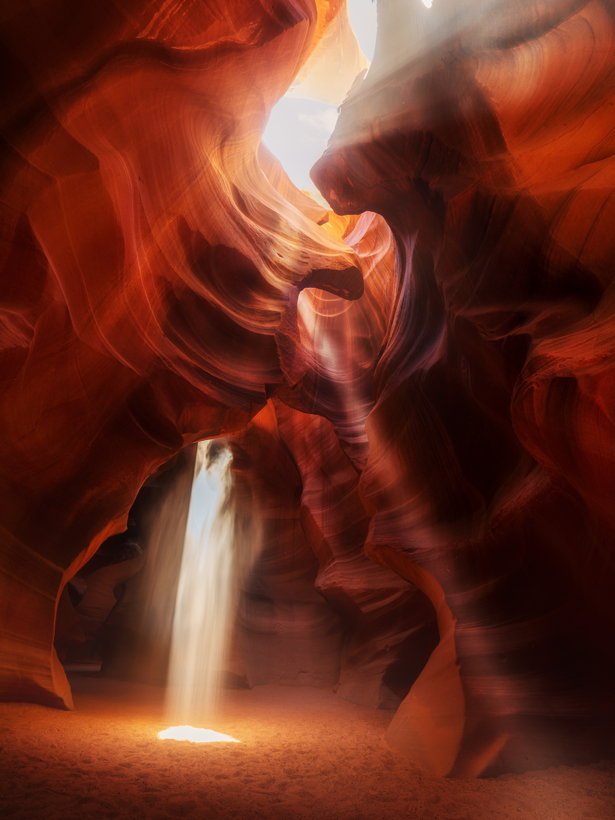 Antilopa canyon (USA). Serge Sadov about landscape, cityscape, travel