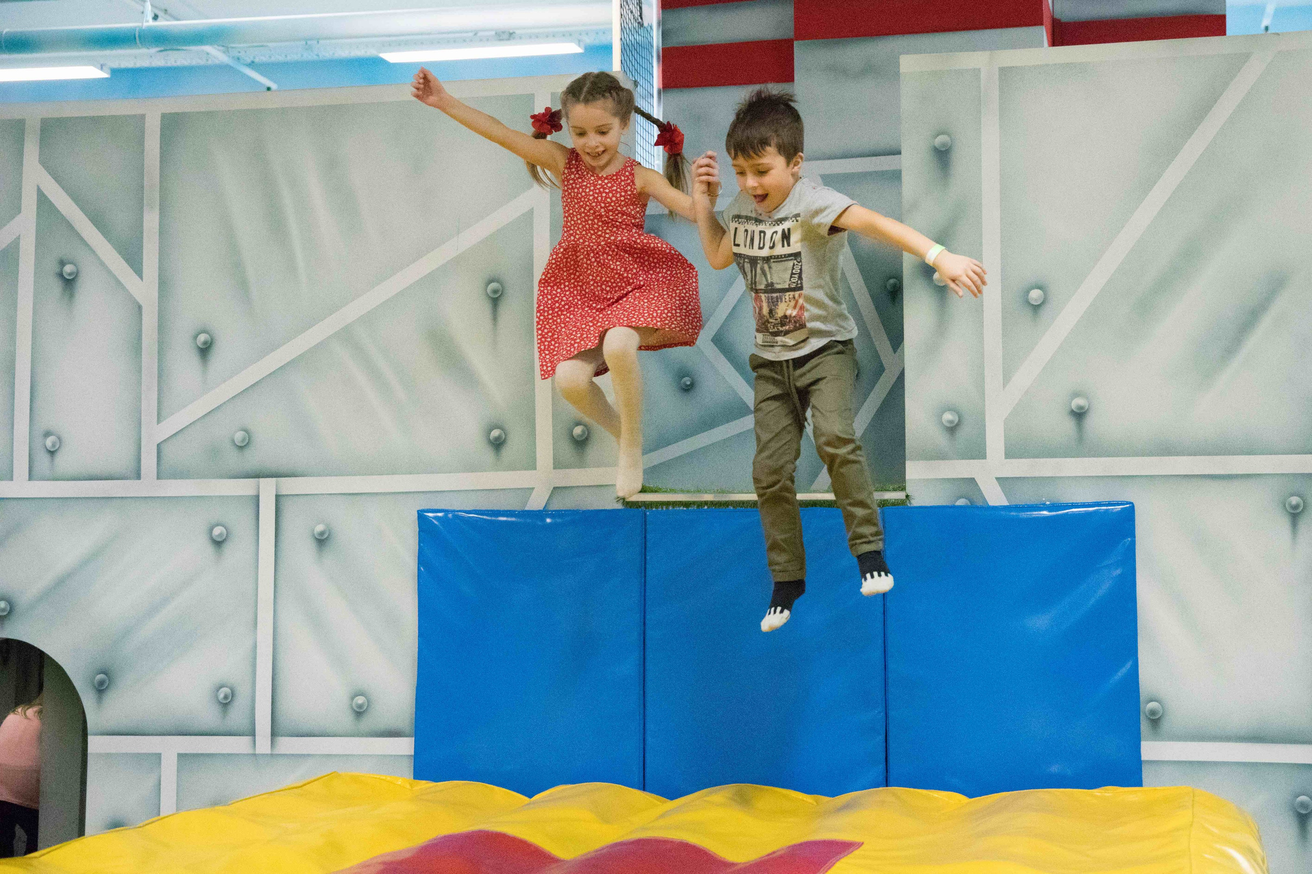 Детская фотосессия в батутом центре