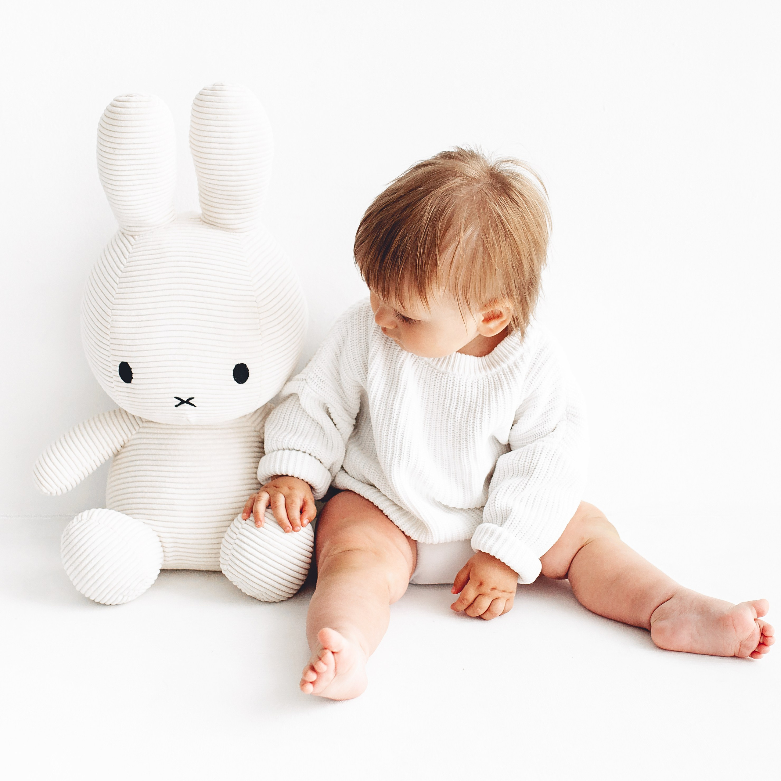 Фотосессия братьев в белой студии. Детский фотограф в Самаре