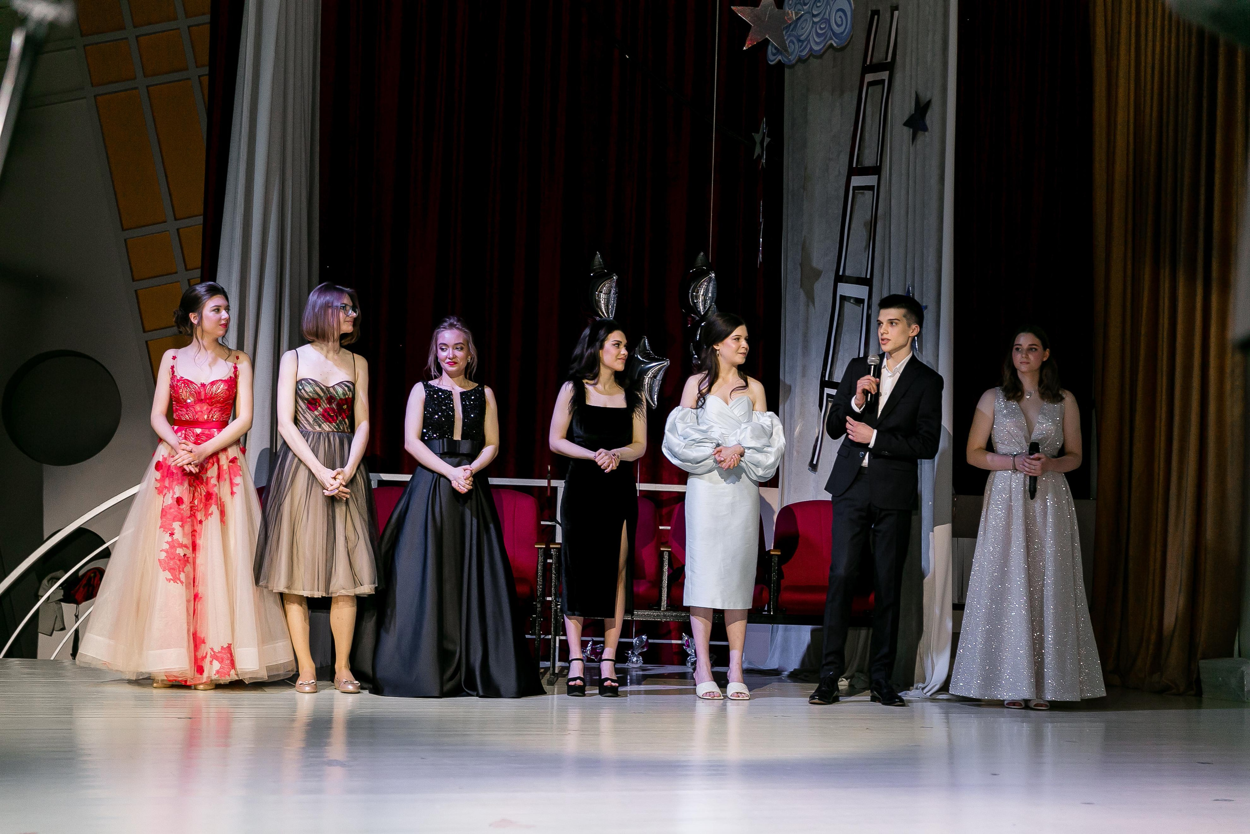 Выпускной, школа «Мир знаний». Свадебный фотограф | Москва