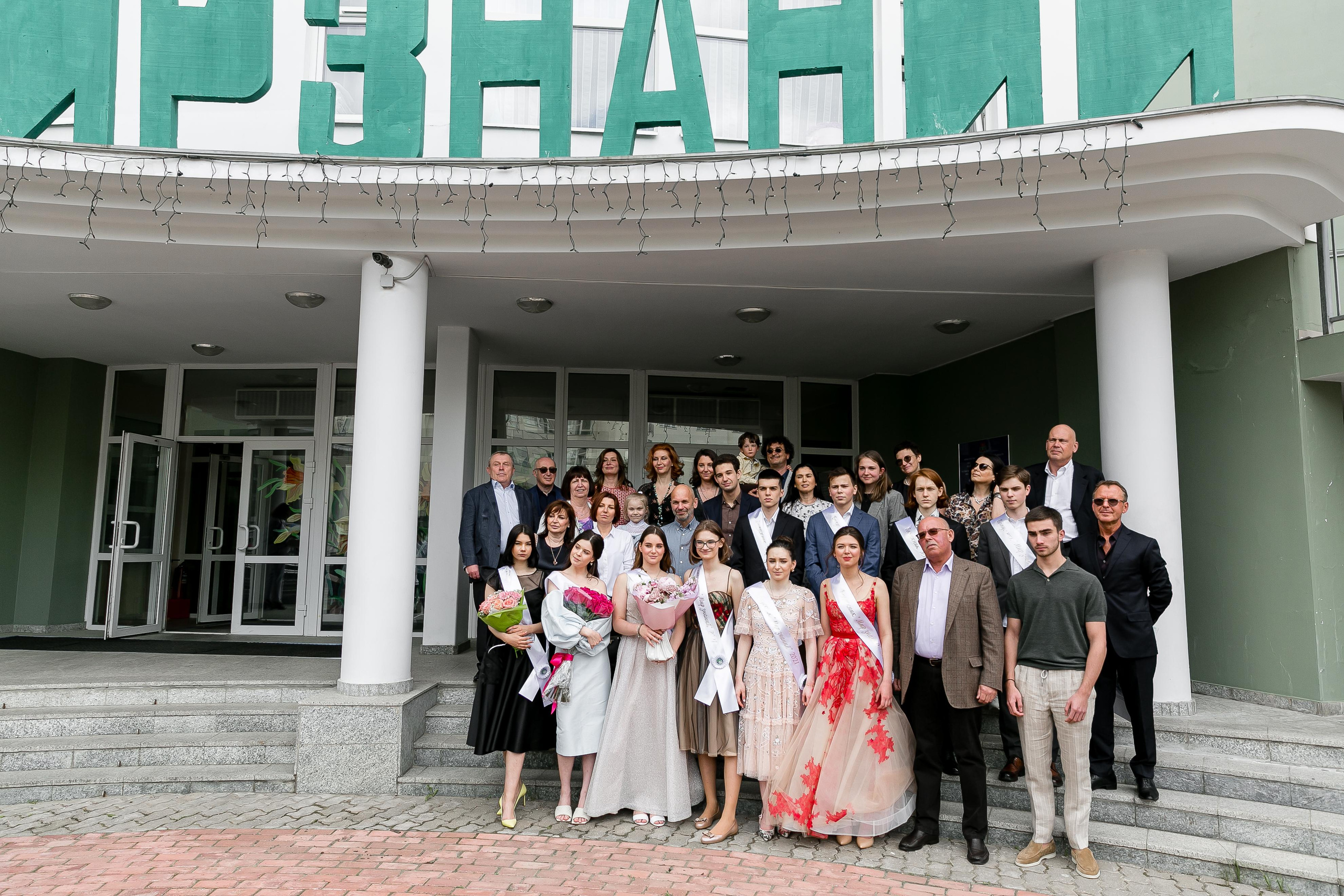 Выпускной, школа «Мир знаний». Свадебный фотограф | Москва