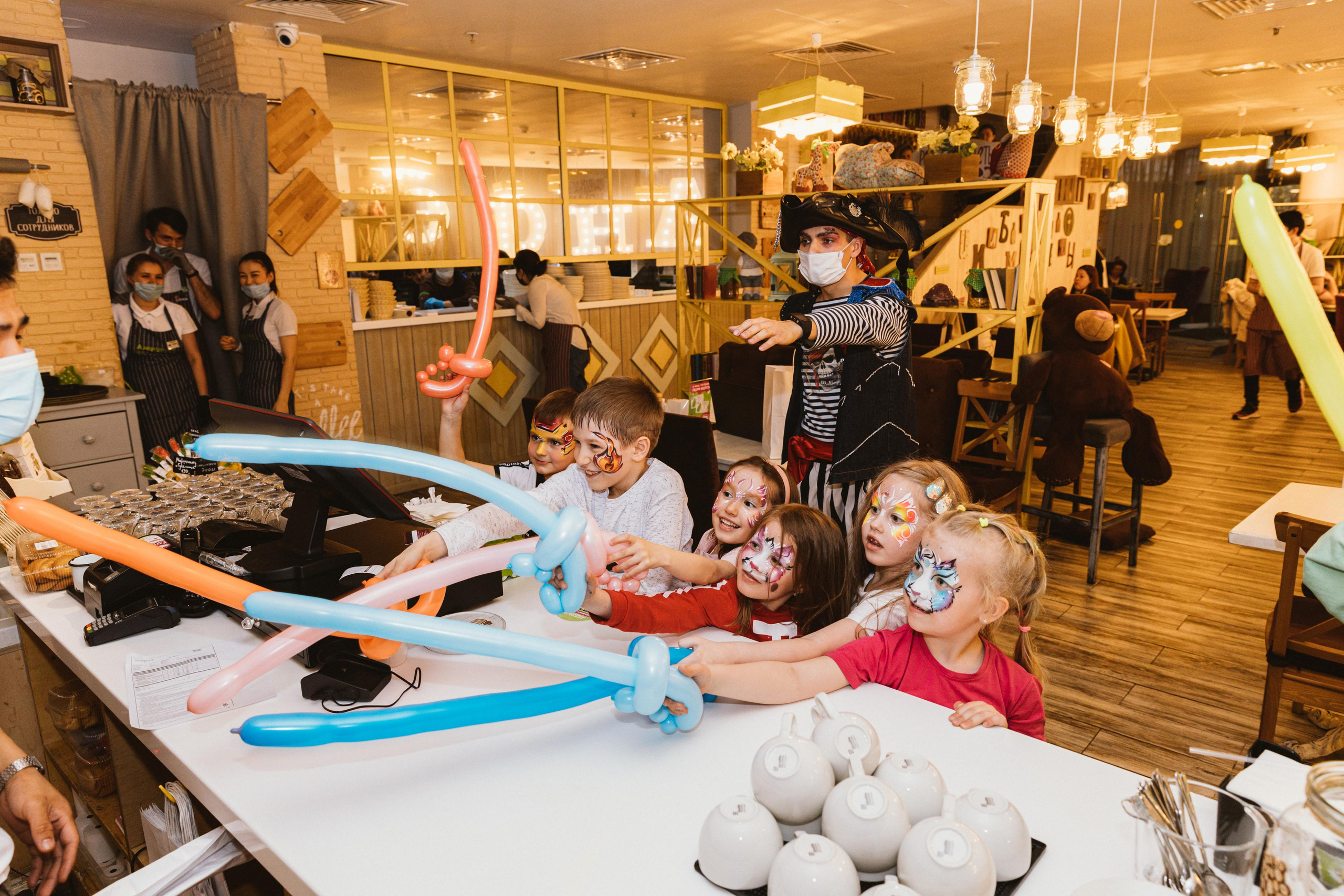 Лиза, 5 лет, кафе Андерсон. Свадебный фотограф | Москва