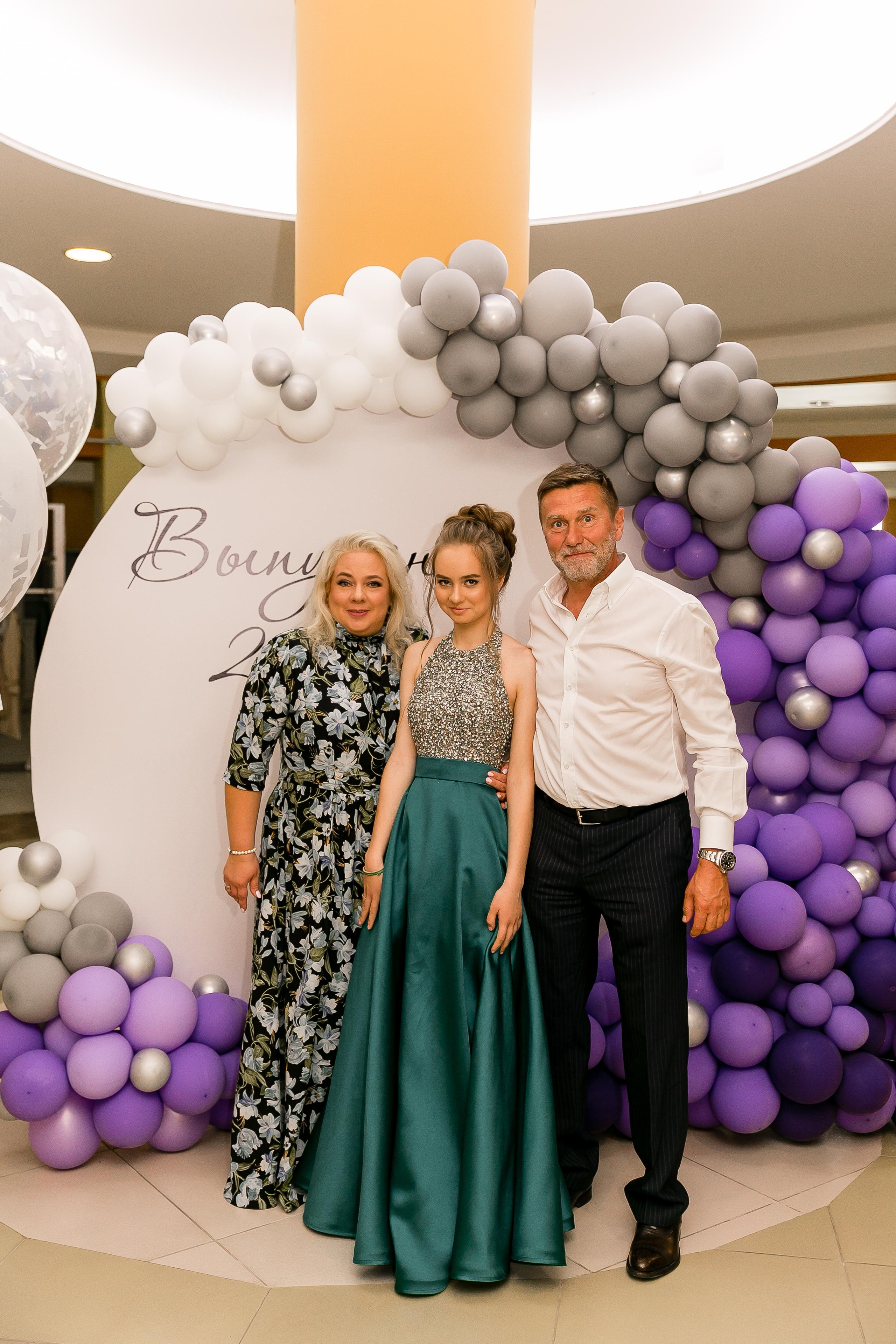 Выпускной, школа «Мир знаний». Свадебный фотограф | Москва