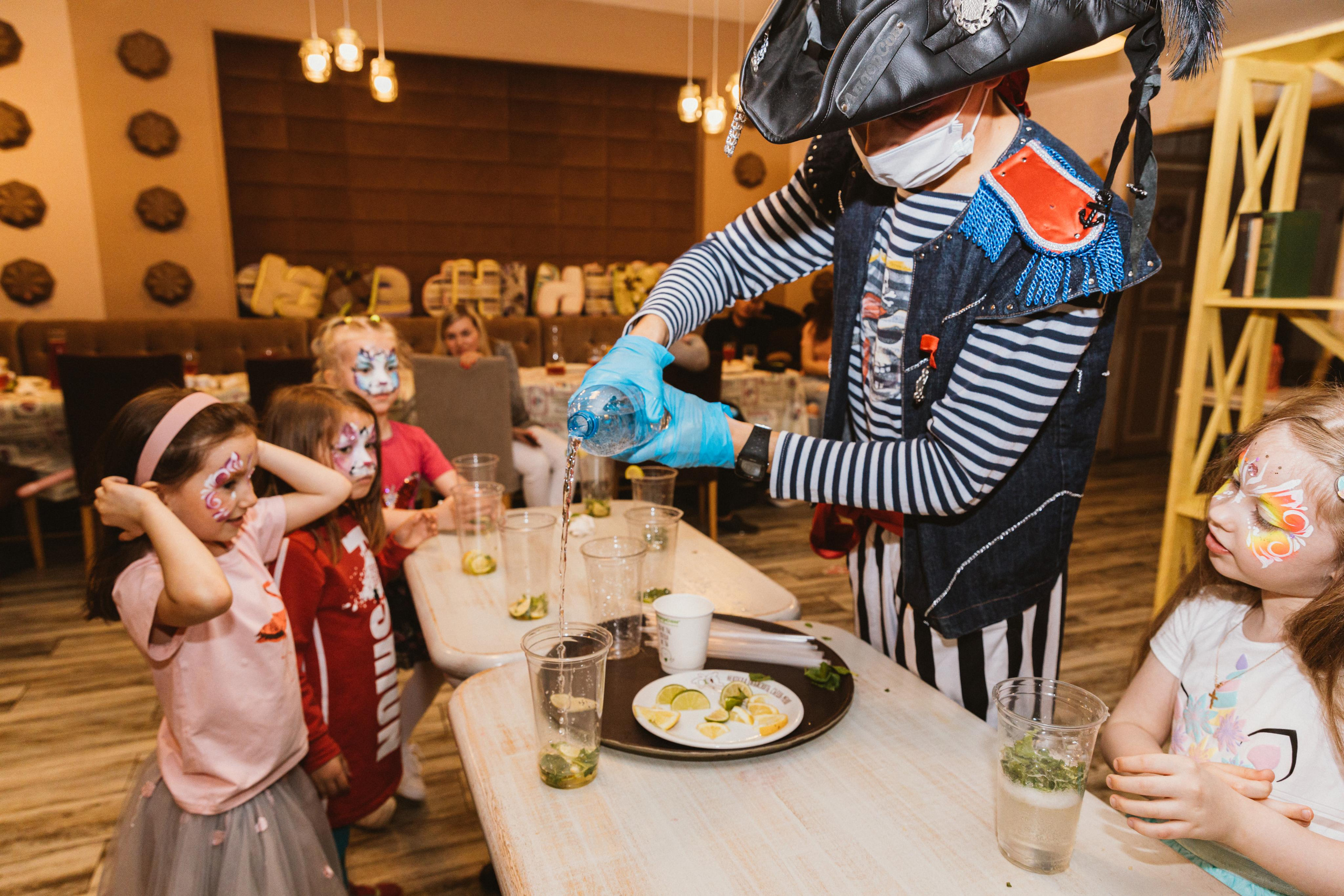 Лиза, 5 лет, кафе Андерсон. Свадебный фотограф | Москва