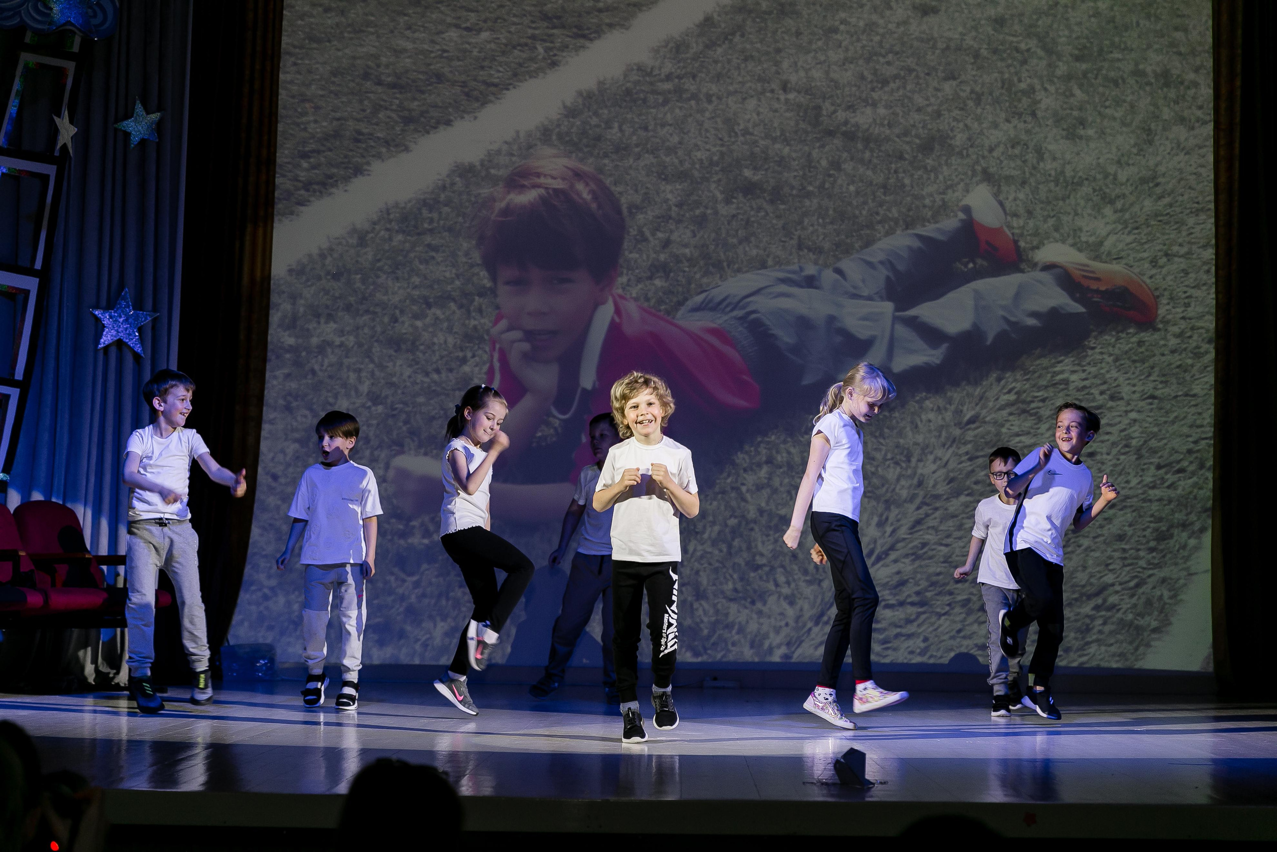 Выпускной, школа «Мир знаний». Свадебный фотограф | Москва