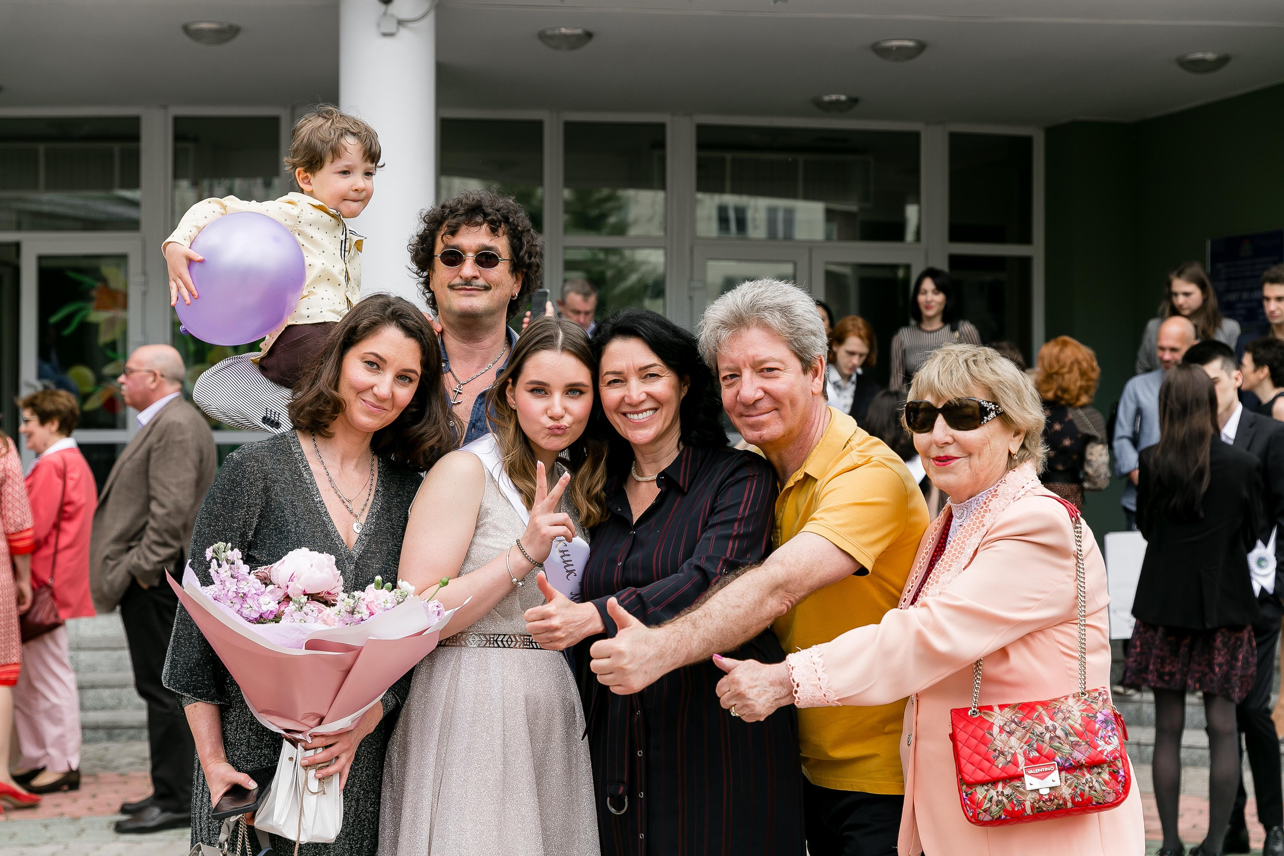 Выпускной, школа «Мир знаний». Свадебный фотограф | Москва